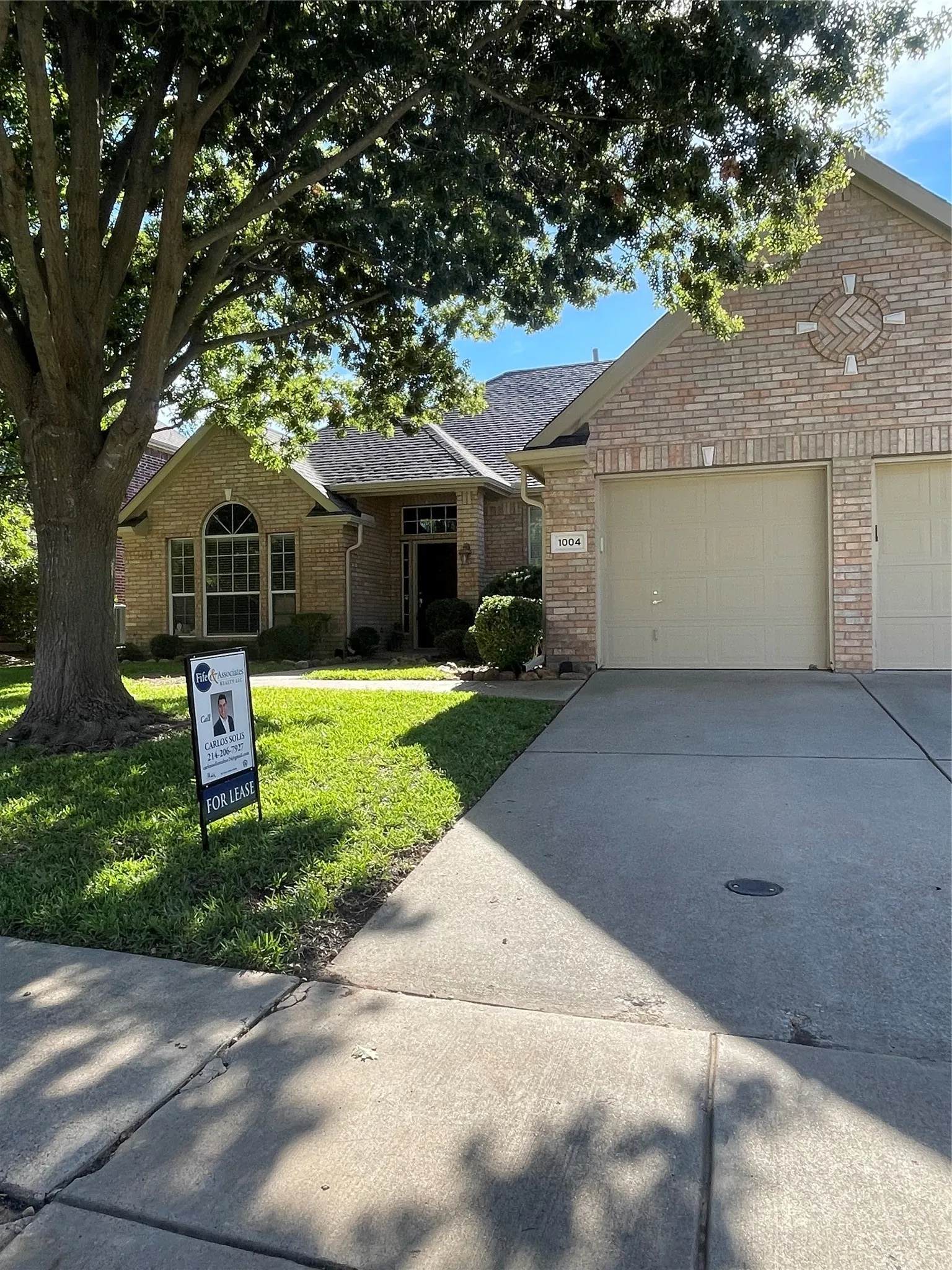 Single Family Residence For Rent in Collin County , 1004 Royal Oaks Drive, Mc Kinney, Texas 75072, 4 Bedroom, 2 Bathroom, 2 Garage spaces, 2,170 Sqft, built in 2002, mls#21351535, Real Estate Agent in Mc Kinney, Homes For Rent in Collin county, Homes For Rent in Mc Kinney, Realtor in Mc Kinney Texas, Real Estate Brokerage Independent Realty Texas, Luminita Cordes Realtor