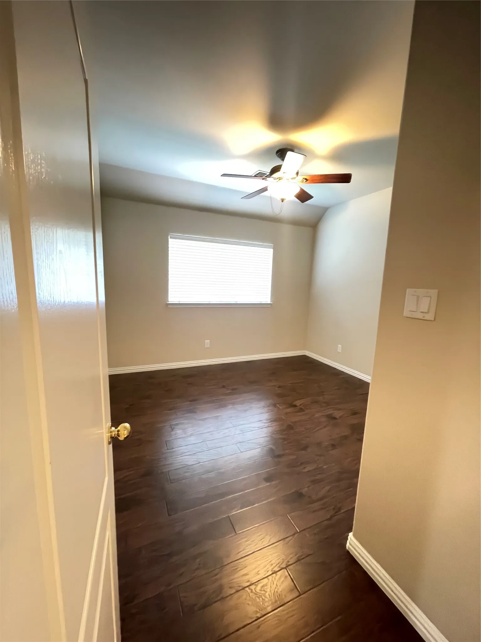 Single Family Residence For Rent in Collin County , 1004 Royal Oaks Drive, Mc Kinney, Texas 75072, 4 Bedroom, 2 Bathroom, 2 Garage spaces, 2,170 Sqft, built in 2002, mls#21351535, Real Estate Agent in Mc Kinney, Homes For Rent in Collin county, Homes For Rent in Mc Kinney, Realtor in Mc Kinney Texas, Real Estate Brokerage Independent Realty Texas, Luminita Cordes Realtor