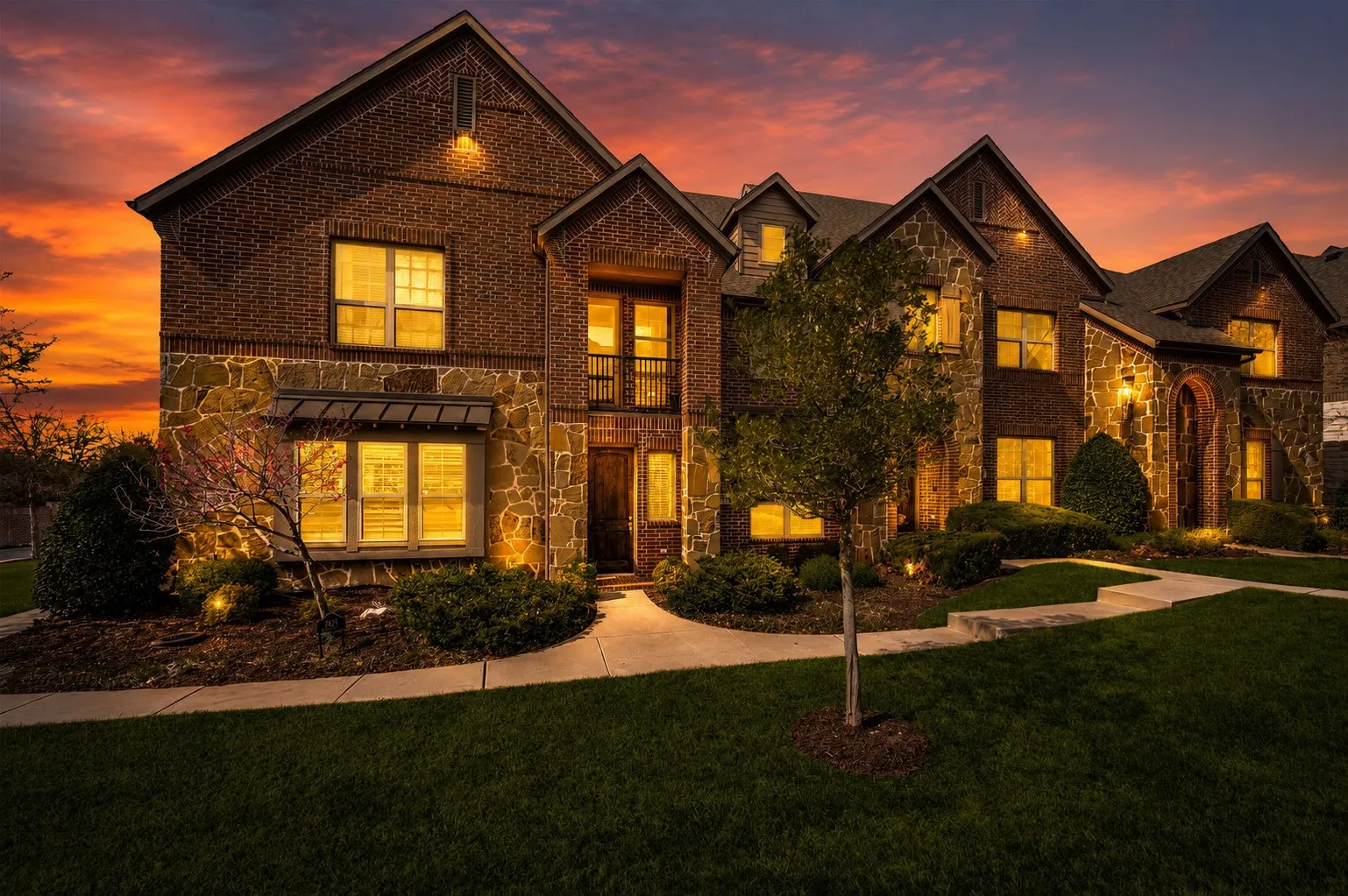 Townhouse For Rent in Collin County , 7424 Mitchell Drive, Mc Kinney, Texas 75070, 2 Bedroom, 3 Bathroom, 2 Garage spaces, 1,541 Sqft, built in 2016, mls#21296887, Real Estate Agent in Mc Kinney, Homes For Rent in Collin county, Homes For Rent in Mc Kinney, Realtor in Mc Kinney Texas, Real Estate Brokerage Independent Realty Texas, Luminita Cordes Realtor