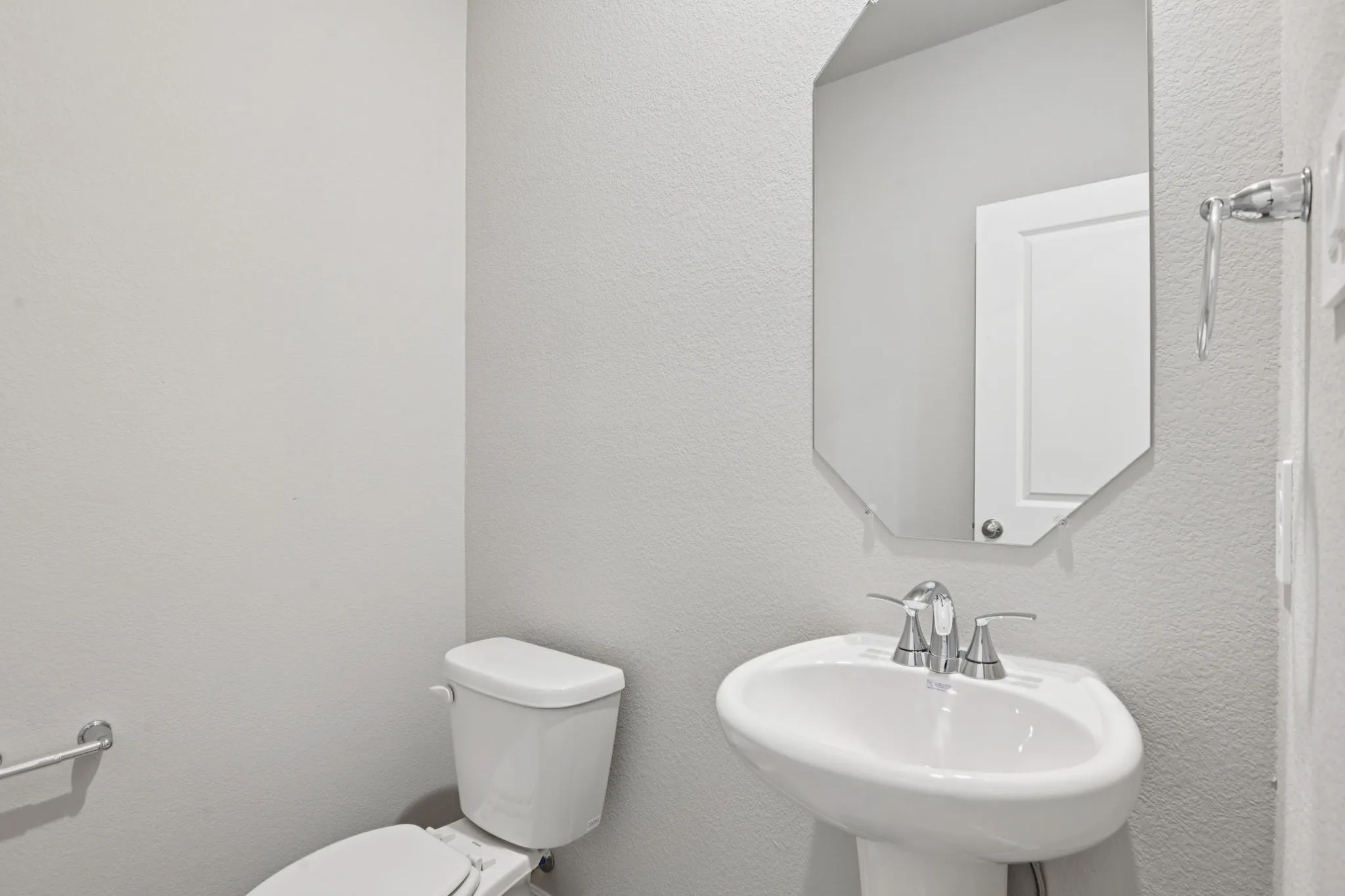 Photo is not of the actual home, but is an inspirational photo of builder’s model home and may depict options, furnishings, and/or decorator features that are not included.