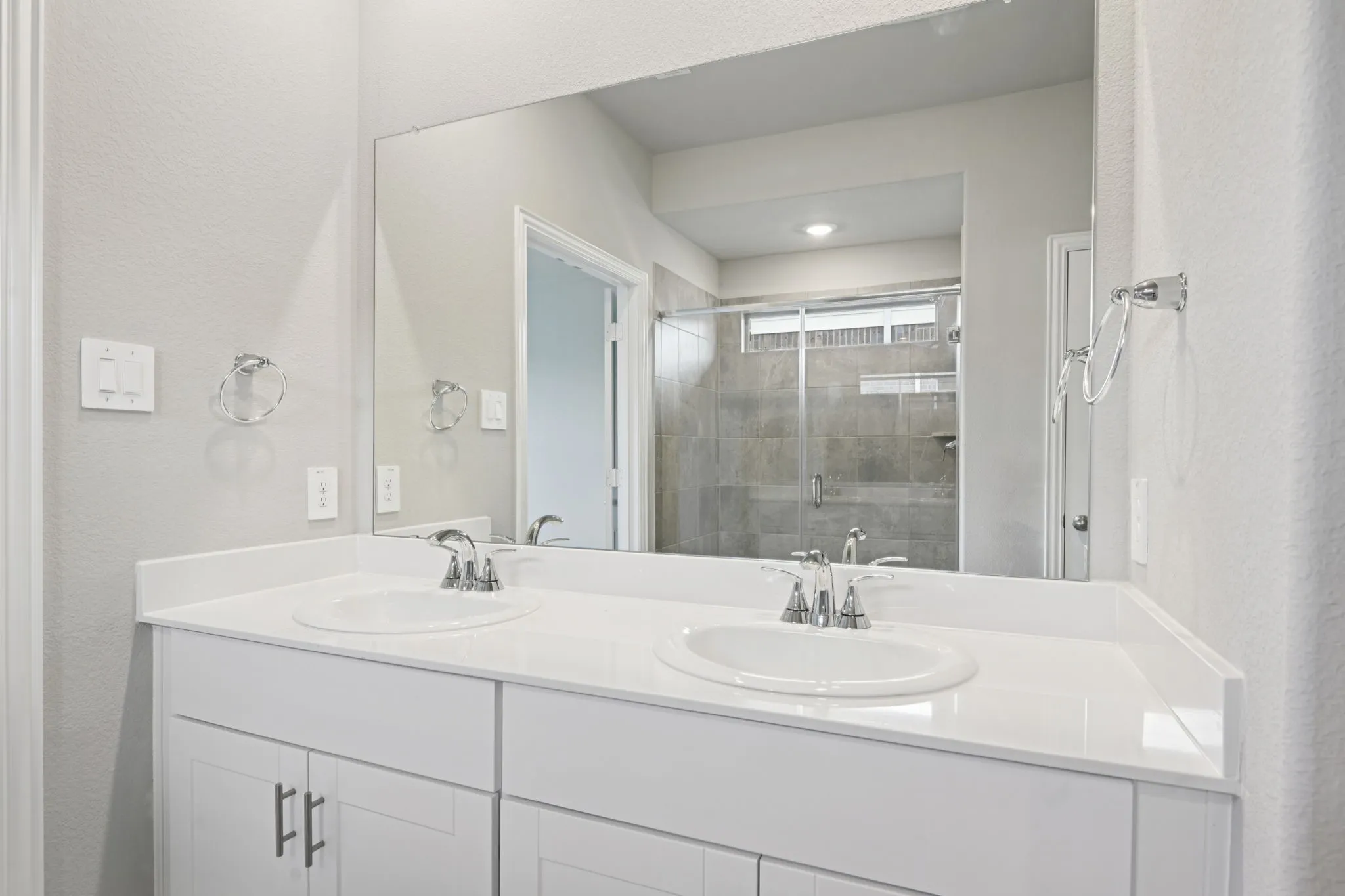 Photo is not of the actual home, but is an inspirational photo of builder’s model home and may depict options, furnishings, and/or decorator features that are not included.