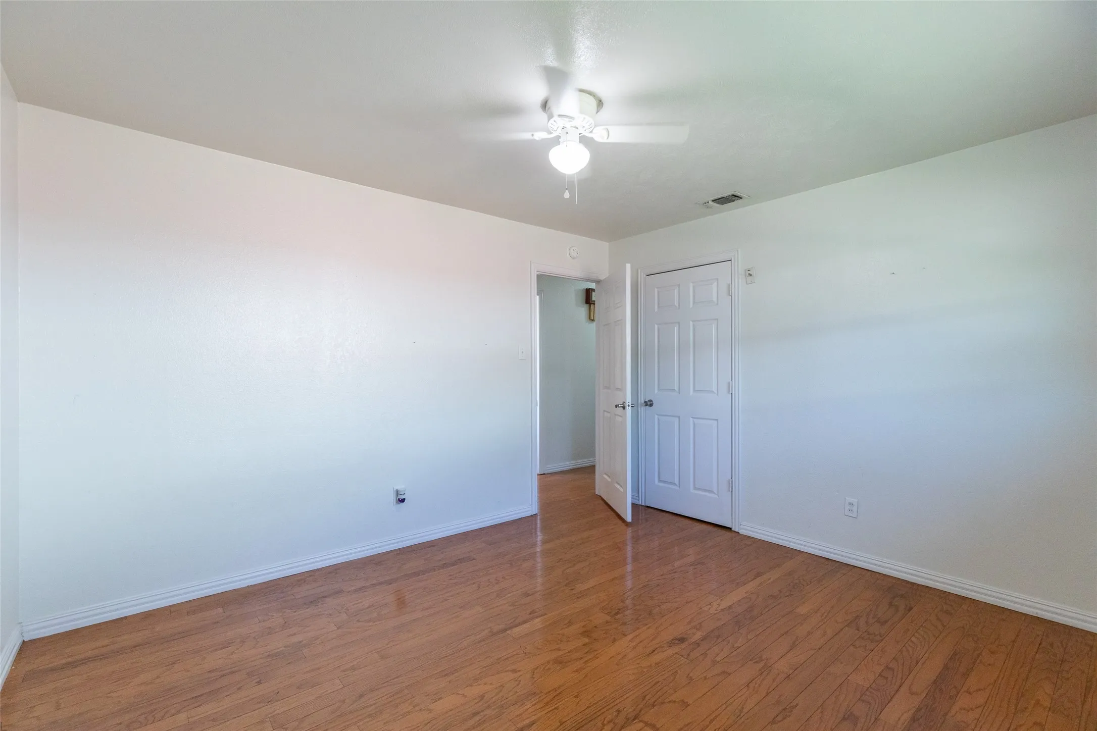 Single Family Residence For Sale in Taylor County , 3534 S 20th Street, Abilene, Texas 79605, 3 Bedroom, 2 Bathroom, 2 Garage spaces, 1,776 Sqft, built in 1959, mls#21351180, Real Estate Agent in Abilene, Homes For Sale in Taylor county, Homes For Sale in Abilene, Realtor in Abilene Texas, Real Estate Brokerage Independent Realty Texas, Luminita Cordes Realtor