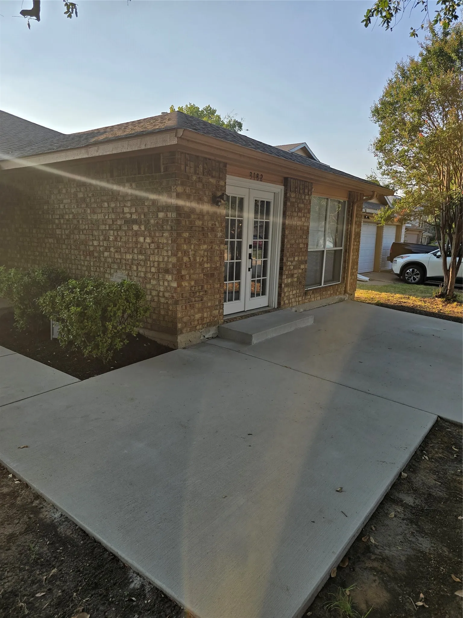 Single Family Residence For Sale in Dallas County , 3182 Cross Creek Circle, Grand Prairie, Texas 75052, 3 Bedroom, 2 Bathroom, Garage spaces, 1,620 Sqft, built in 1987, mls#21349738, Real Estate Agent in Grand Prairie, Homes For Sale in Dallas county, Homes For Sale in Grand Prairie, Realtor in Grand Prairie Texas, Real Estate Brokerage Independent Realty Texas, Luminita Cordes Realtor