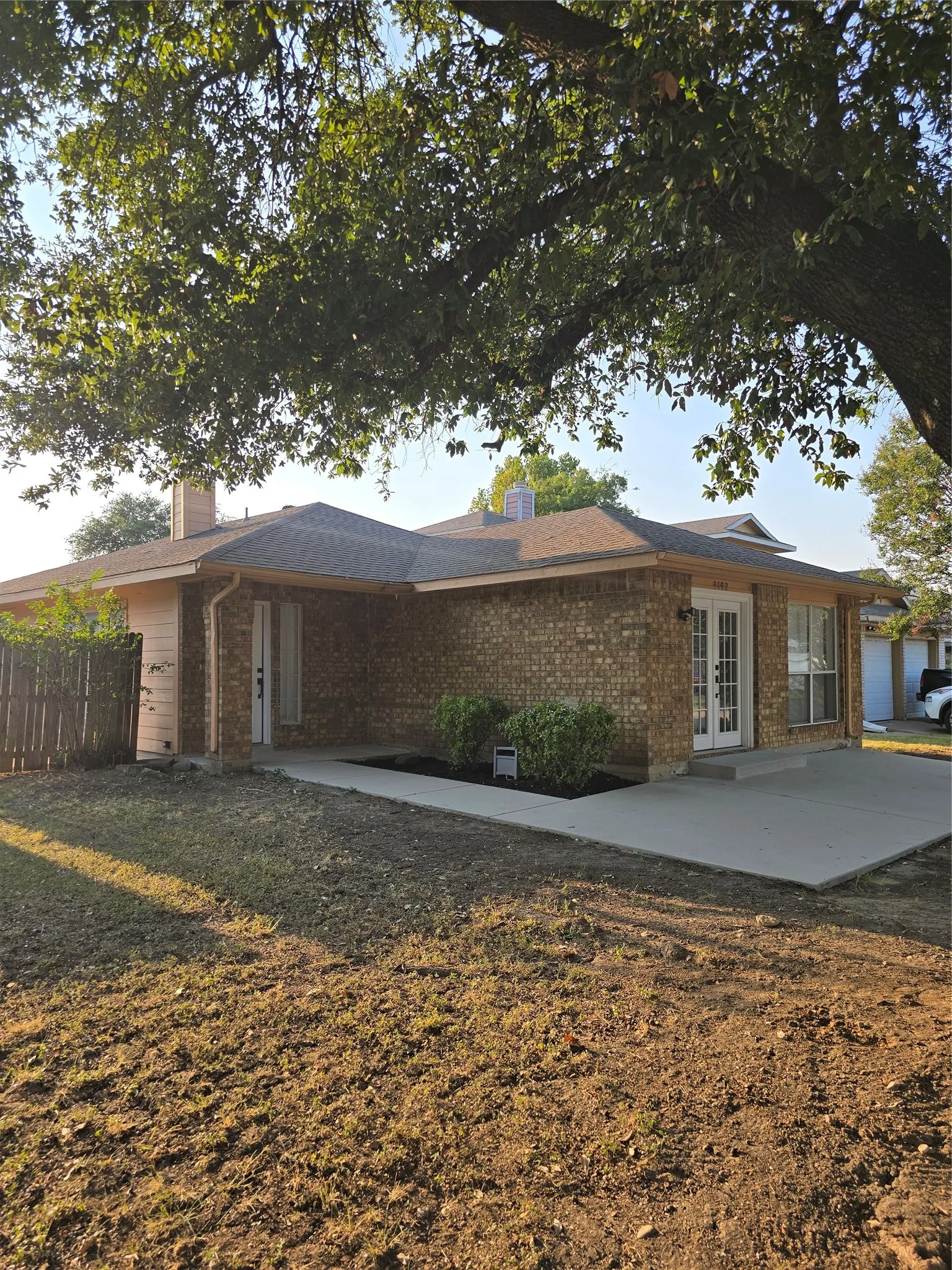 Single Family Residence For Sale in Dallas County , 3182 Cross Creek Circle, Grand Prairie, Texas 75052, 3 Bedroom, 2 Bathroom, Garage spaces, 1,620 Sqft, built in 1987, mls#21349738, Real Estate Agent in Grand Prairie, Homes For Sale in Dallas county, Homes For Sale in Grand Prairie, Realtor in Grand Prairie Texas, Real Estate Brokerage Independent Realty Texas, Luminita Cordes Realtor