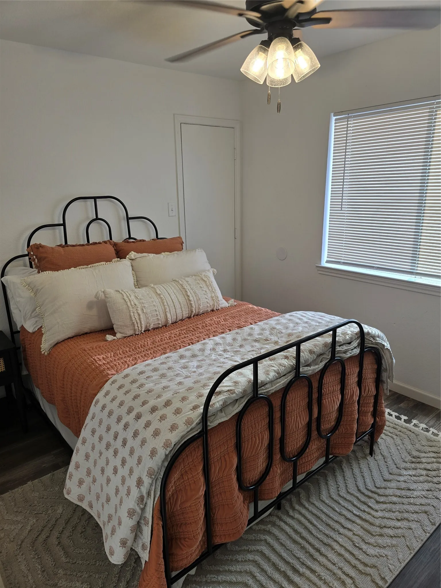 Single Family Residence For Sale in Dallas County , 3182 Cross Creek Circle, Grand Prairie, Texas 75052, 3 Bedroom, 2 Bathroom, Garage spaces, 1,620 Sqft, built in 1987, mls#21349738, Real Estate Agent in Grand Prairie, Homes For Sale in Dallas county, Homes For Sale in Grand Prairie, Realtor in Grand Prairie Texas, Real Estate Brokerage Independent Realty Texas, Luminita Cordes Realtor