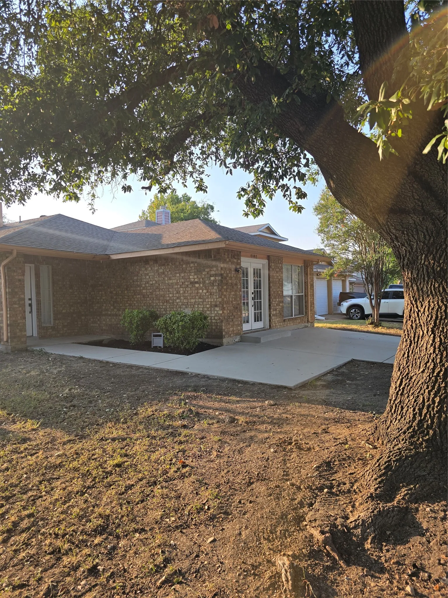 Single Family Residence For Sale in Dallas County , 3182 Cross Creek Circle, Grand Prairie, Texas 75052, 3 Bedroom, 2 Bathroom, Garage spaces, 1,620 Sqft, built in 1987, mls#21349738, Real Estate Agent in Grand Prairie, Homes For Sale in Dallas county, Homes For Sale in Grand Prairie, Realtor in Grand Prairie Texas, Real Estate Brokerage Independent Realty Texas, Luminita Cordes Realtor