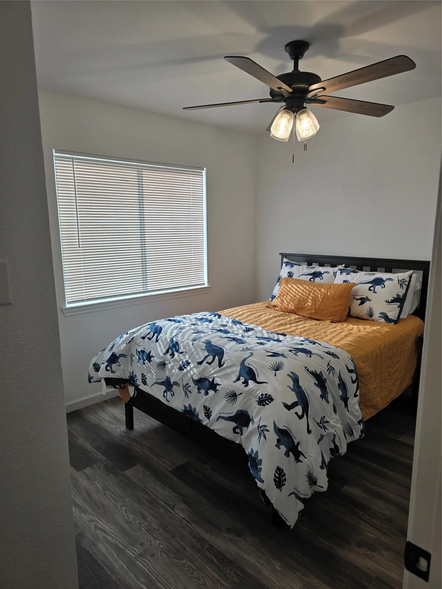 Single Family Residence For Sale in Dallas County , 3182 Cross Creek Circle, Grand Prairie, Texas 75052, 3 Bedroom, 2 Bathroom, Garage spaces, 1,620 Sqft, built in 1987, mls#21349738, Real Estate Agent in Grand Prairie, Homes For Sale in Dallas county, Homes For Sale in Grand Prairie, Realtor in Grand Prairie Texas, Real Estate Brokerage Independent Realty Texas, Luminita Cordes Realtor