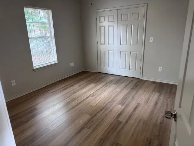 Duplex For Rent in Lamar County , 125-165 12th Street SE 135, Paris, Texas 75460, 2 Bedroom, 2 Bathroom, Garage spaces, 5,373 Sqft, built in 0, mls#21351560, Real Estate Agent in Paris, Homes For Rent in Lamar county, Homes For Rent in Paris, Realtor in Paris Texas, Real Estate Brokerage Independent Realty Texas, Luminita Cordes Realtor
