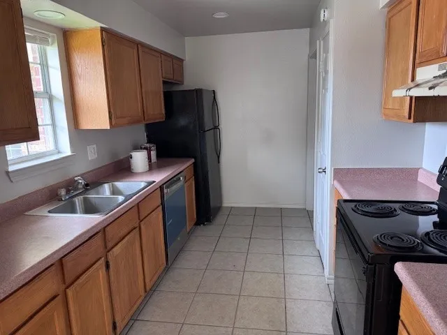 Duplex For Rent in Lamar County , 125-165 12th Street SE 135, Paris, Texas 75460, 2 Bedroom, 2 Bathroom, Garage spaces, 5,373 Sqft, built in 0, mls#21351560, Real Estate Agent in Paris, Homes For Rent in Lamar county, Homes For Rent in Paris, Realtor in Paris Texas, Real Estate Brokerage Independent Realty Texas, Luminita Cordes Realtor