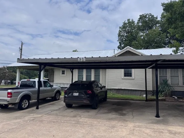 Duplex For Rent in Lamar County , 125-165 12th Street SE 135, Paris, Texas 75460, 2 Bedroom, 2 Bathroom, Garage spaces, 5,373 Sqft, built in 0, mls#21351560, Real Estate Agent in Paris, Homes For Rent in Lamar county, Homes For Rent in Paris, Realtor in Paris Texas, Real Estate Brokerage Independent Realty Texas, Luminita Cordes Realtor
