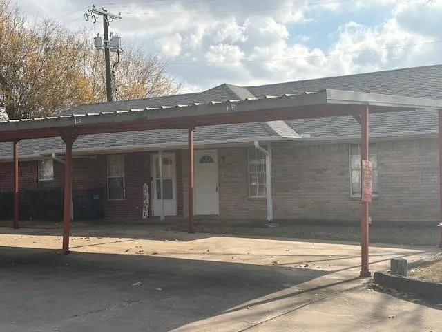 Duplex For Rent in Lamar County , 125-165 12th Street SE 135, Paris, Texas 75460, 2 Bedroom, 2 Bathroom, Garage spaces, 5,373 Sqft, built in 0, mls#21351560, Real Estate Agent in Paris, Homes For Rent in Lamar county, Homes For Rent in Paris, Realtor in Paris Texas, Real Estate Brokerage Independent Realty Texas, Luminita Cordes Realtor