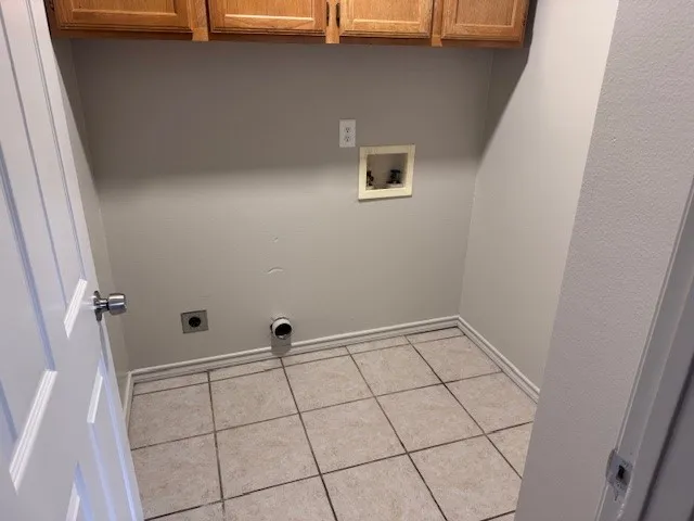 Duplex For Rent in Lamar County , 125-165 12th Street SE 135, Paris, Texas 75460, 2 Bedroom, 2 Bathroom, Garage spaces, 5,373 Sqft, built in 0, mls#21351560, Real Estate Agent in Paris, Homes For Rent in Lamar county, Homes For Rent in Paris, Realtor in Paris Texas, Real Estate Brokerage Independent Realty Texas, Luminita Cordes Realtor