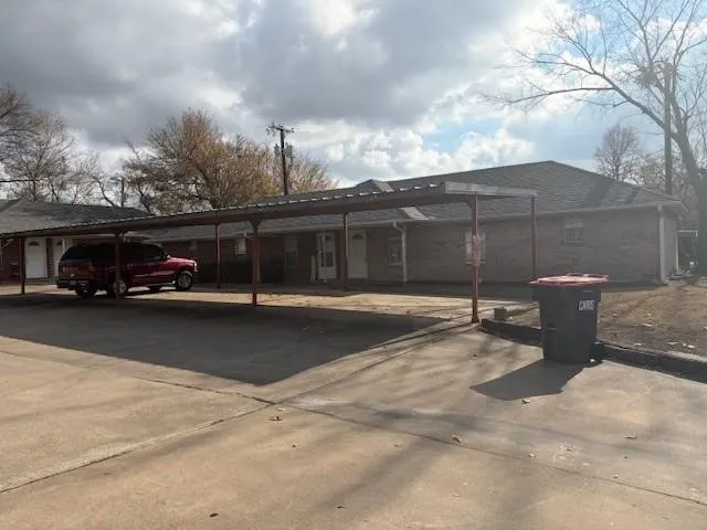 Duplex For Rent in Lamar County , 125-165 12th Street SE 135, Paris, Texas 75460, 2 Bedroom, 2 Bathroom, Garage spaces, 5,373 Sqft, built in 0, mls#21351560, Real Estate Agent in Paris, Homes For Rent in Lamar county, Homes For Rent in Paris, Realtor in Paris Texas, Real Estate Brokerage Independent Realty Texas, Luminita Cordes Realtor