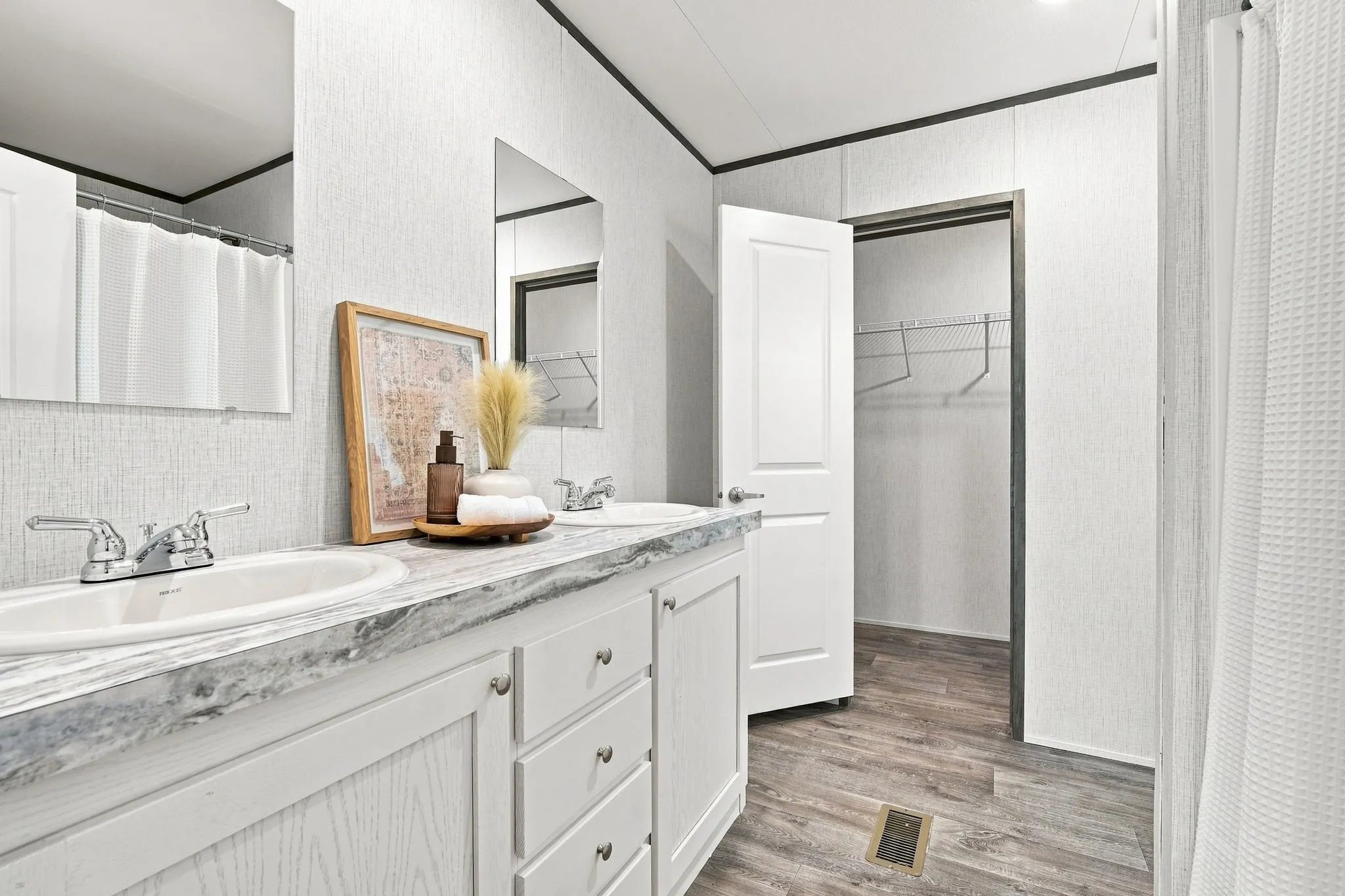 Mobile Home For Sale in Ellis County , 205 Lazy Lane, Red Oak, Texas 75154, 4 Bedroom, 2 Bathroom, Garage spaces, 1,474 Sqft, built in 2026, mls#21351368, Real Estate Agent in Red Oak, Homes For Sale in Ellis county, Homes For Sale in Red Oak, Realtor in Red Oak Texas, Real Estate Brokerage Independent Realty Texas, Luminita Cordes Realtor