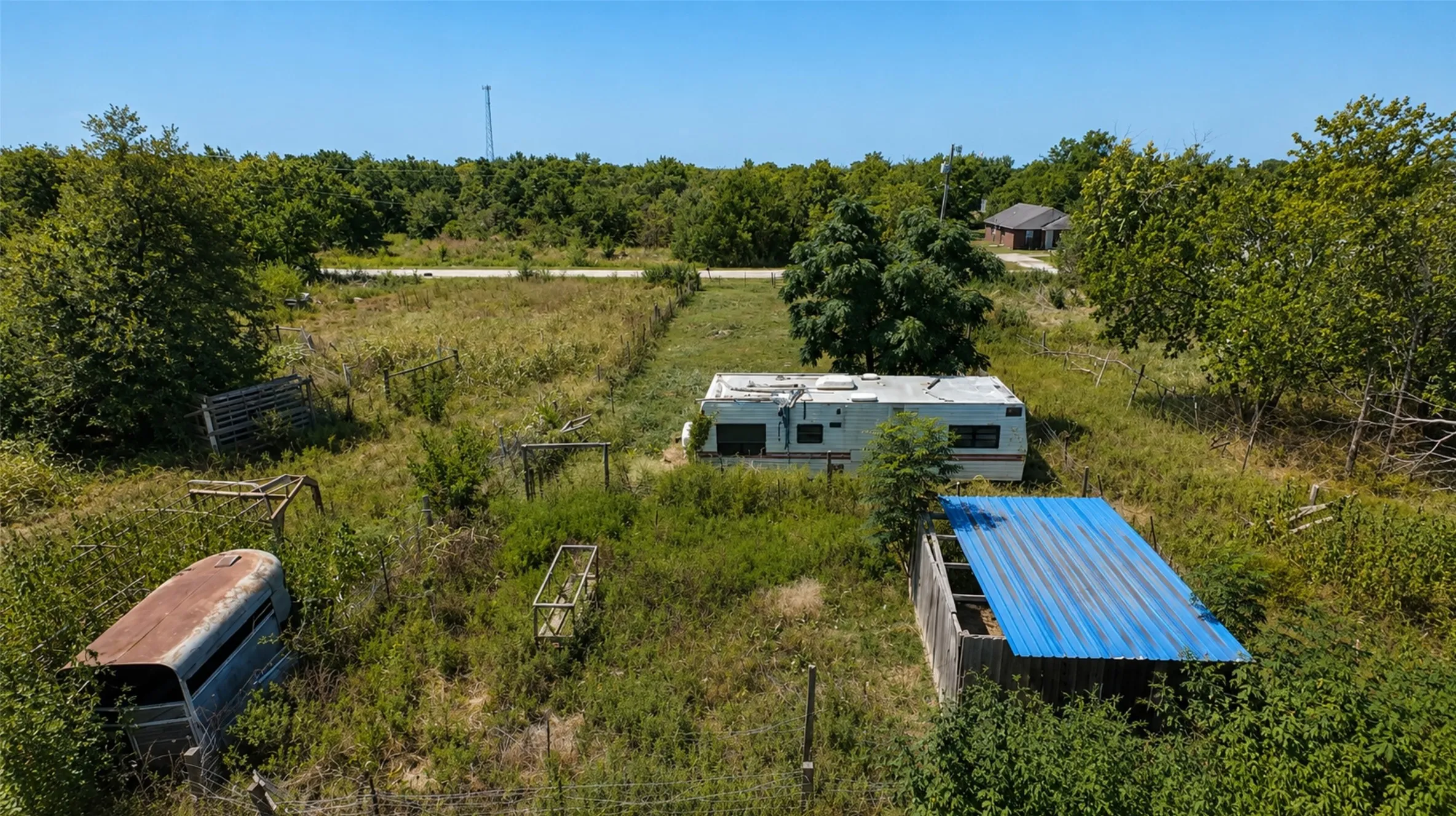 Single Family Residence For Sale in Falls County , TBD Phillips Street, Marlin, Texas 76661, 1 Bedroom, 1 Bathroom, Garage spaces, 1,000 Sqft, built in 2000, mls#21351556, Real Estate Agent in Marlin, Homes For Sale in Falls county, Homes For Sale in Marlin, Realtor in Marlin Texas, Real Estate Brokerage Independent Realty Texas, Luminita Cordes Realtor