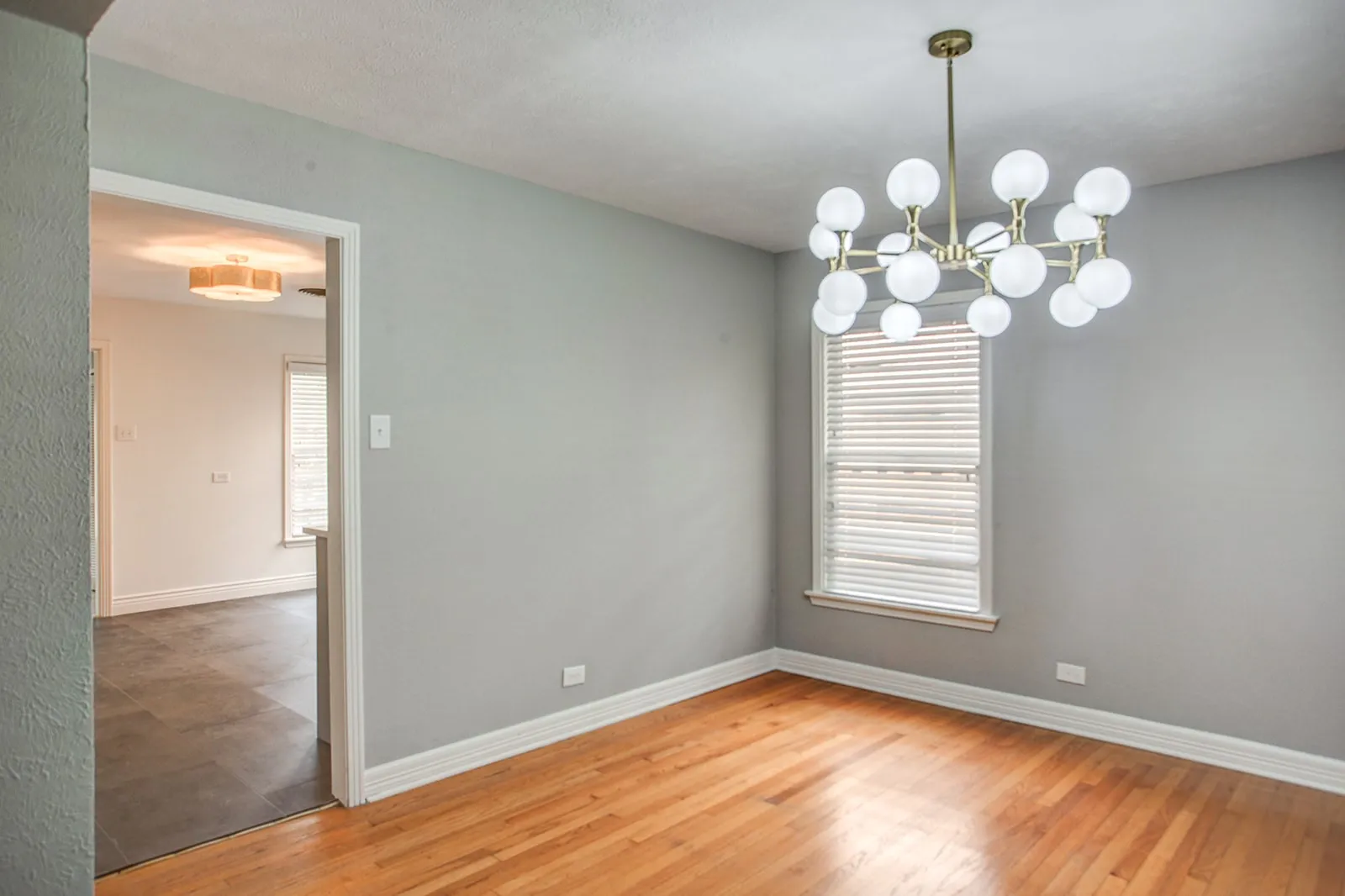 Single Family Residence For Rent in Dallas County , 3233 Colgate Avenue, University Park, Texas 75225, 3 Bedrooms, 2 Bathrooms, Garage spaces, 1,900 Sqft, built in 1947, Price $6,950, mls#21349859, Real Estate Agent in University Park, Homes For Rent in Dallas county, Homes For Rent in University Park, Realtor in University Park Texas, Real Estate Brokerage Independent Realty Texas, Luminita Cordes Realtor