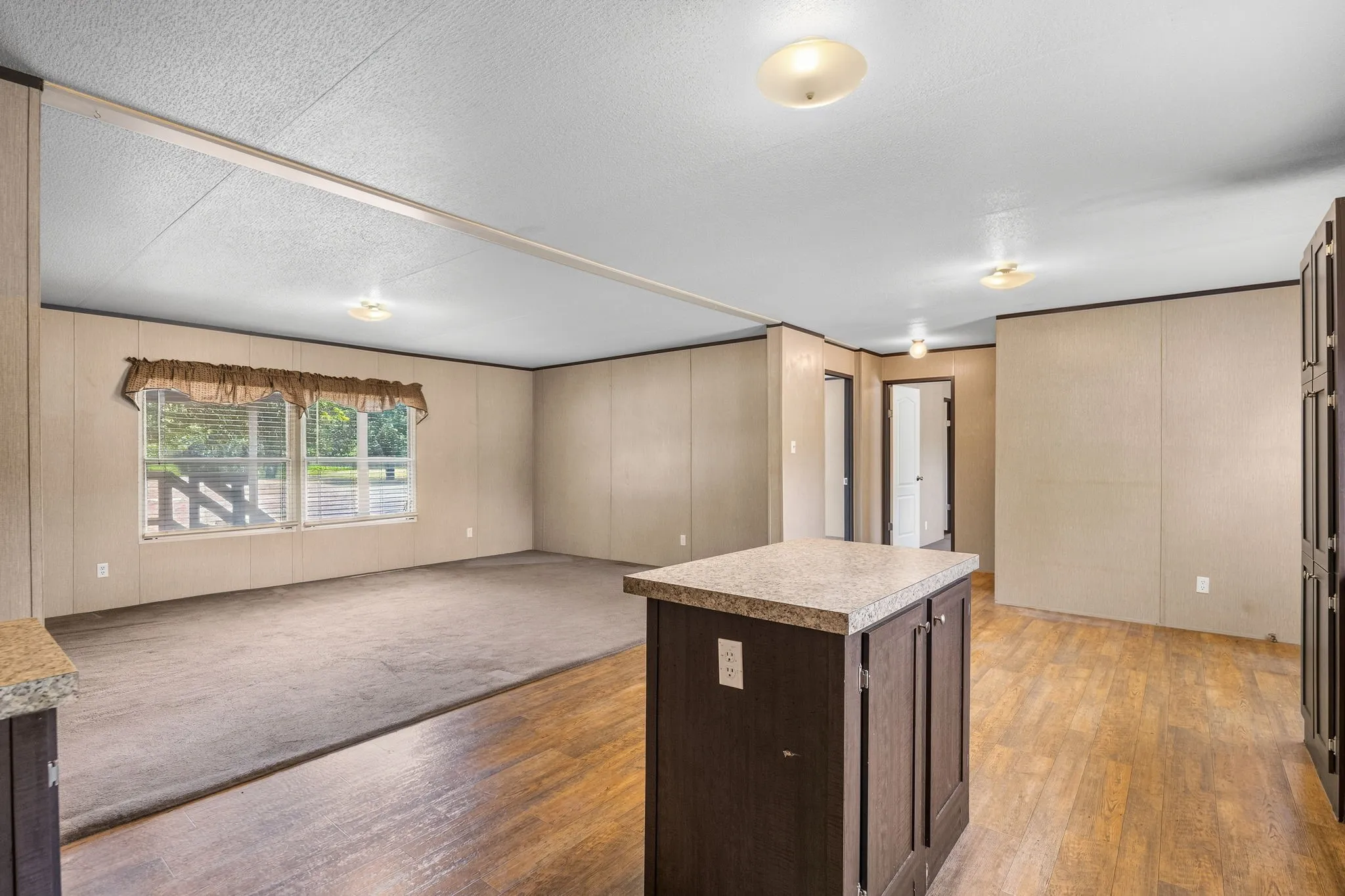 Mobile Home For Sale in Kaufman County , 1250 Brooks Lane, Kaufman, Texas 75142, 3 Bedroom, 2 Bathroom, Garage spaces, 1,493 Sqft, built in 2016, mls#21351097, Real Estate Agent in Kaufman, Homes For Sale in Kaufman county, Homes For Sale in Kaufman, Realtor in Kaufman Texas, Real Estate Brokerage Independent Realty Texas, Luminita Cordes Realtor
