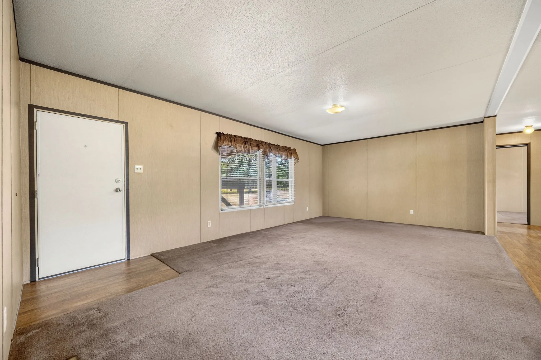Mobile Home For Sale in Kaufman County , 1250 Brooks Lane, Kaufman, Texas 75142, 3 Bedroom, 2 Bathroom, Garage spaces, 1,493 Sqft, built in 2016, mls#21351097, Real Estate Agent in Kaufman, Homes For Sale in Kaufman county, Homes For Sale in Kaufman, Realtor in Kaufman Texas, Real Estate Brokerage Independent Realty Texas, Luminita Cordes Realtor