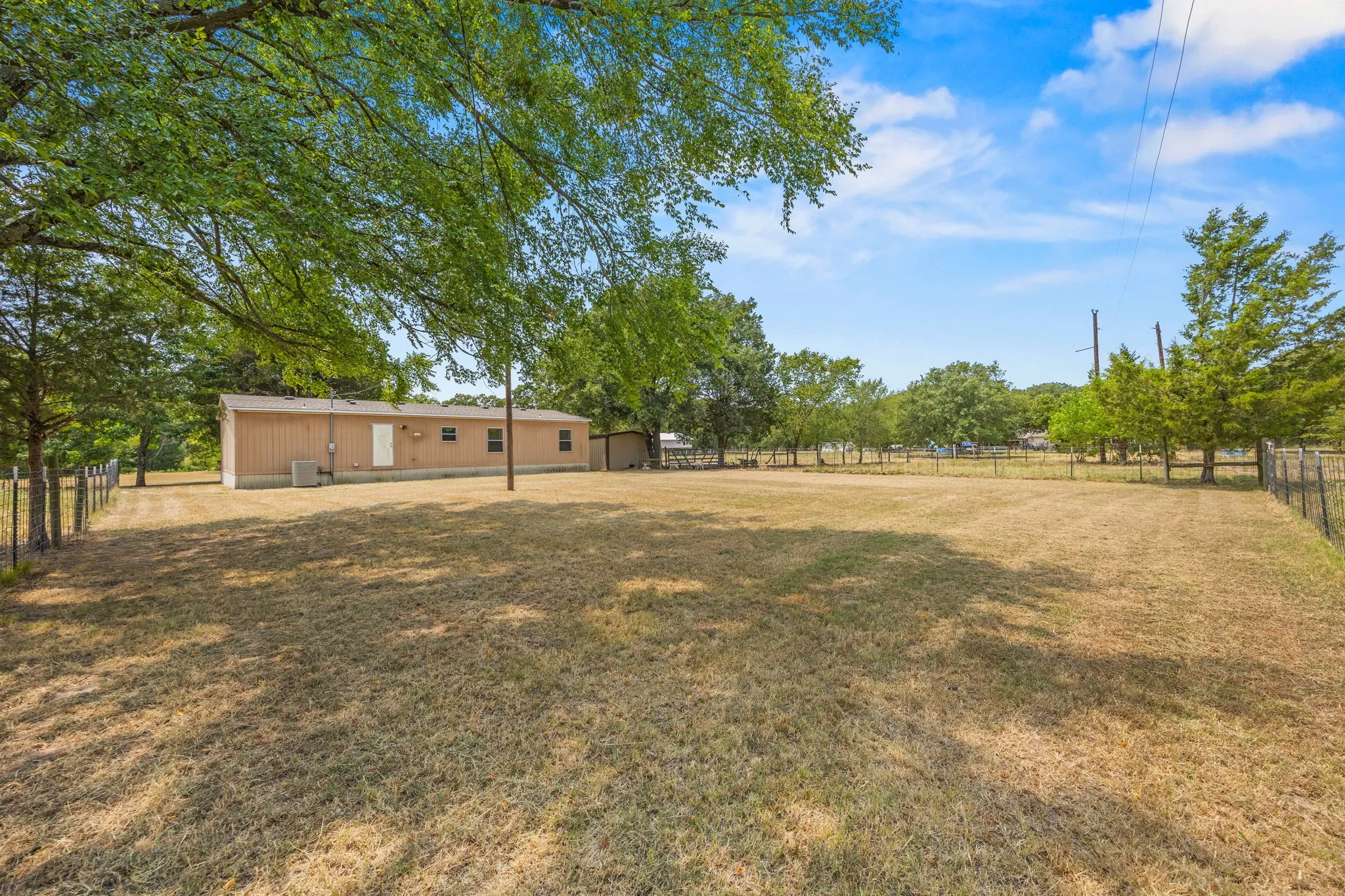 Mobile Home For Sale in Kaufman County , 1250 Brooks Lane, Kaufman, Texas 75142, 3 Bedroom, 2 Bathroom, Garage spaces, 1,493 Sqft, built in 2016, mls#21351097, Real Estate Agent in Kaufman, Homes For Sale in Kaufman county, Homes For Sale in Kaufman, Realtor in Kaufman Texas, Real Estate Brokerage Independent Realty Texas, Luminita Cordes Realtor