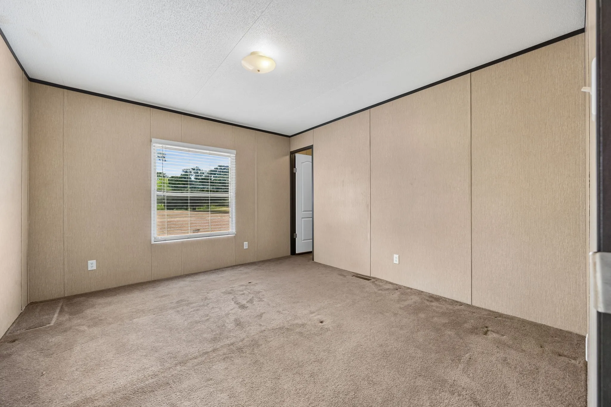 Mobile Home For Sale in Kaufman County , 1250 Brooks Lane, Kaufman, Texas 75142, 3 Bedroom, 2 Bathroom, Garage spaces, 1,493 Sqft, built in 2016, mls#21351097, Real Estate Agent in Kaufman, Homes For Sale in Kaufman county, Homes For Sale in Kaufman, Realtor in Kaufman Texas, Real Estate Brokerage Independent Realty Texas, Luminita Cordes Realtor