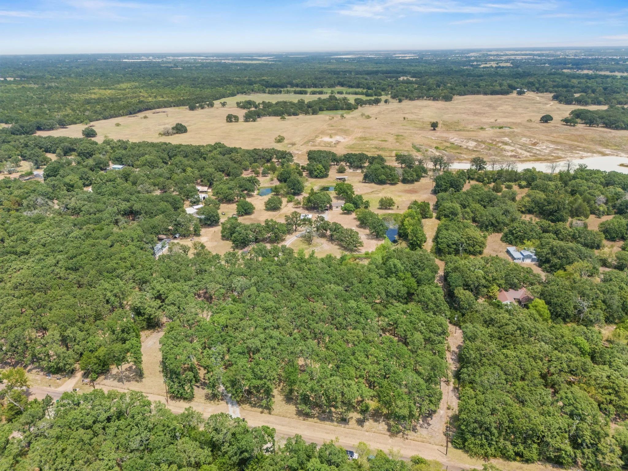 Mobile Home For Sale in Kaufman County , 1250 Brooks Lane, Kaufman, Texas 75142, 3 Bedroom, 2 Bathroom, Garage spaces, 1,493 Sqft, built in 2016, mls#21351097, Real Estate Agent in Kaufman, Homes For Sale in Kaufman county, Homes For Sale in Kaufman, Realtor in Kaufman Texas, Real Estate Brokerage Independent Realty Texas, Luminita Cordes Realtor