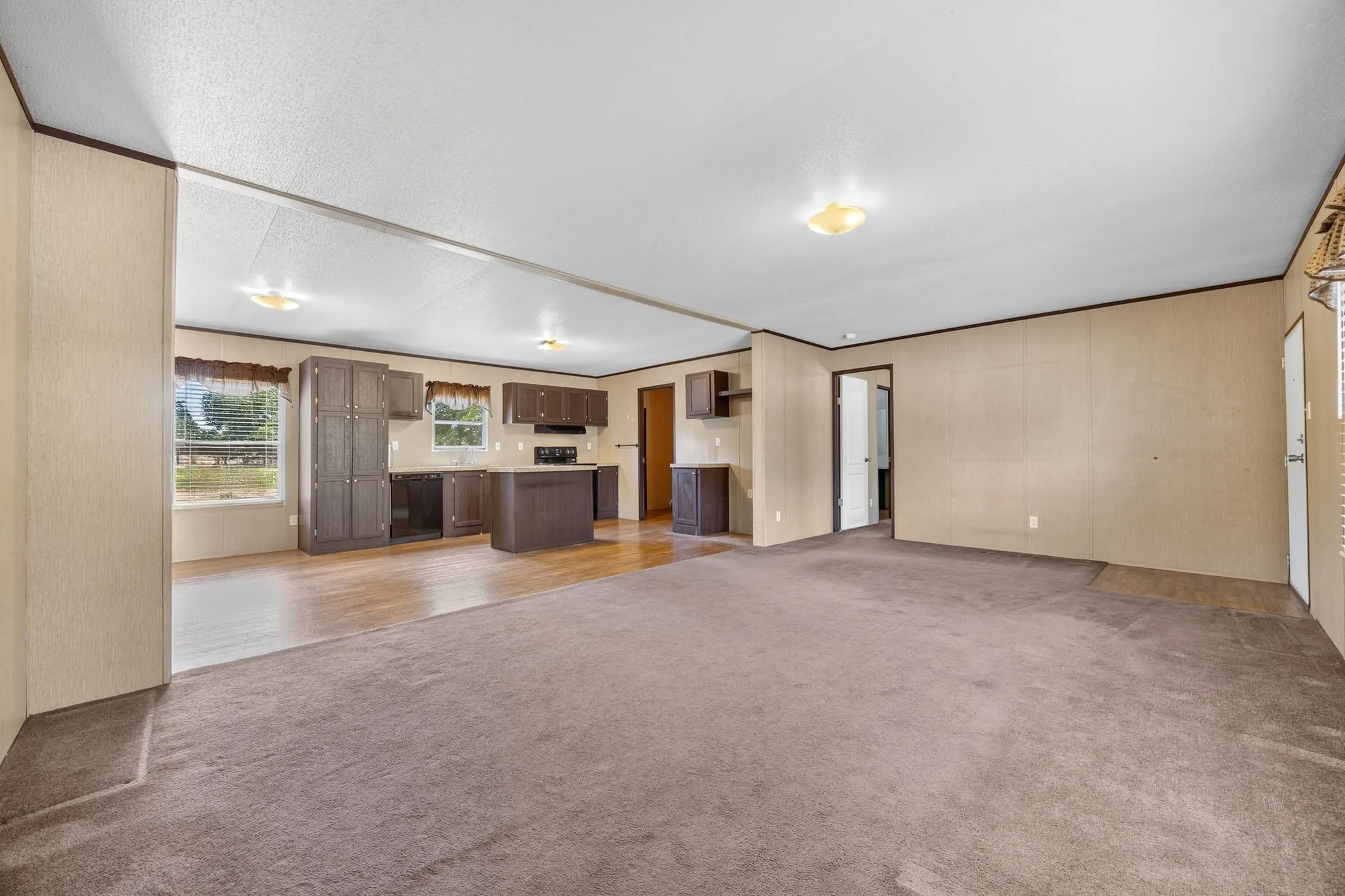 Mobile Home For Sale in Kaufman County , 1250 Brooks Lane, Kaufman, Texas 75142, 3 Bedroom, 2 Bathroom, Garage spaces, 1,493 Sqft, built in 2016, mls#21351097, Real Estate Agent in Kaufman, Homes For Sale in Kaufman county, Homes For Sale in Kaufman, Realtor in Kaufman Texas, Real Estate Brokerage Independent Realty Texas, Luminita Cordes Realtor