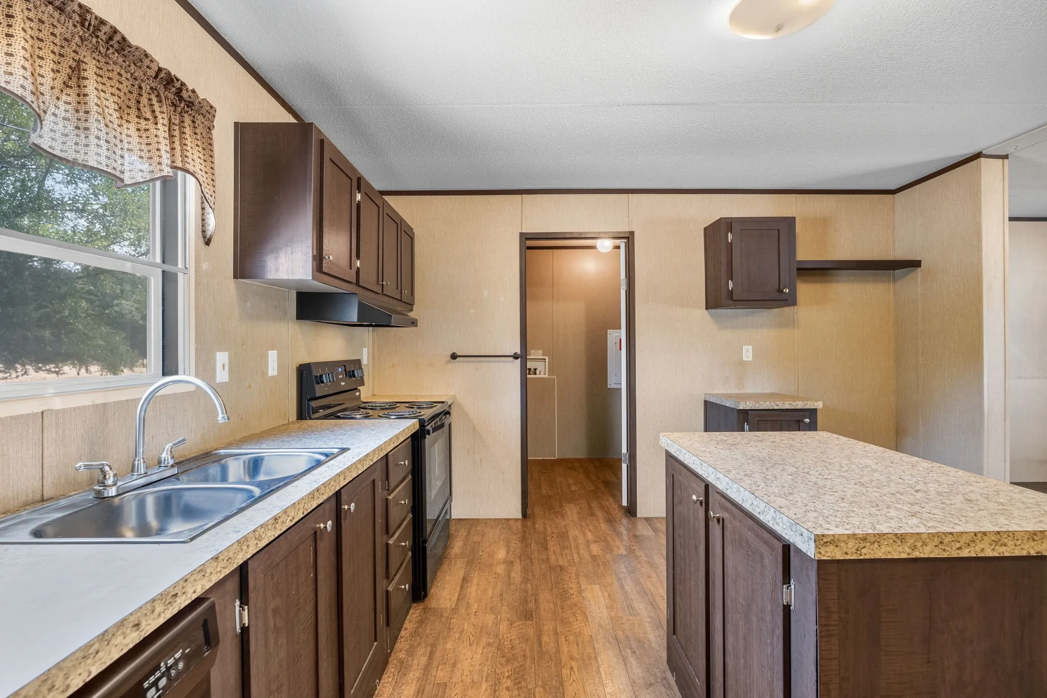 Mobile Home For Sale in Kaufman County , 1250 Brooks Lane, Kaufman, Texas 75142, 3 Bedroom, 2 Bathroom, Garage spaces, 1,493 Sqft, built in 2016, mls#21351097, Real Estate Agent in Kaufman, Homes For Sale in Kaufman county, Homes For Sale in Kaufman, Realtor in Kaufman Texas, Real Estate Brokerage Independent Realty Texas, Luminita Cordes Realtor