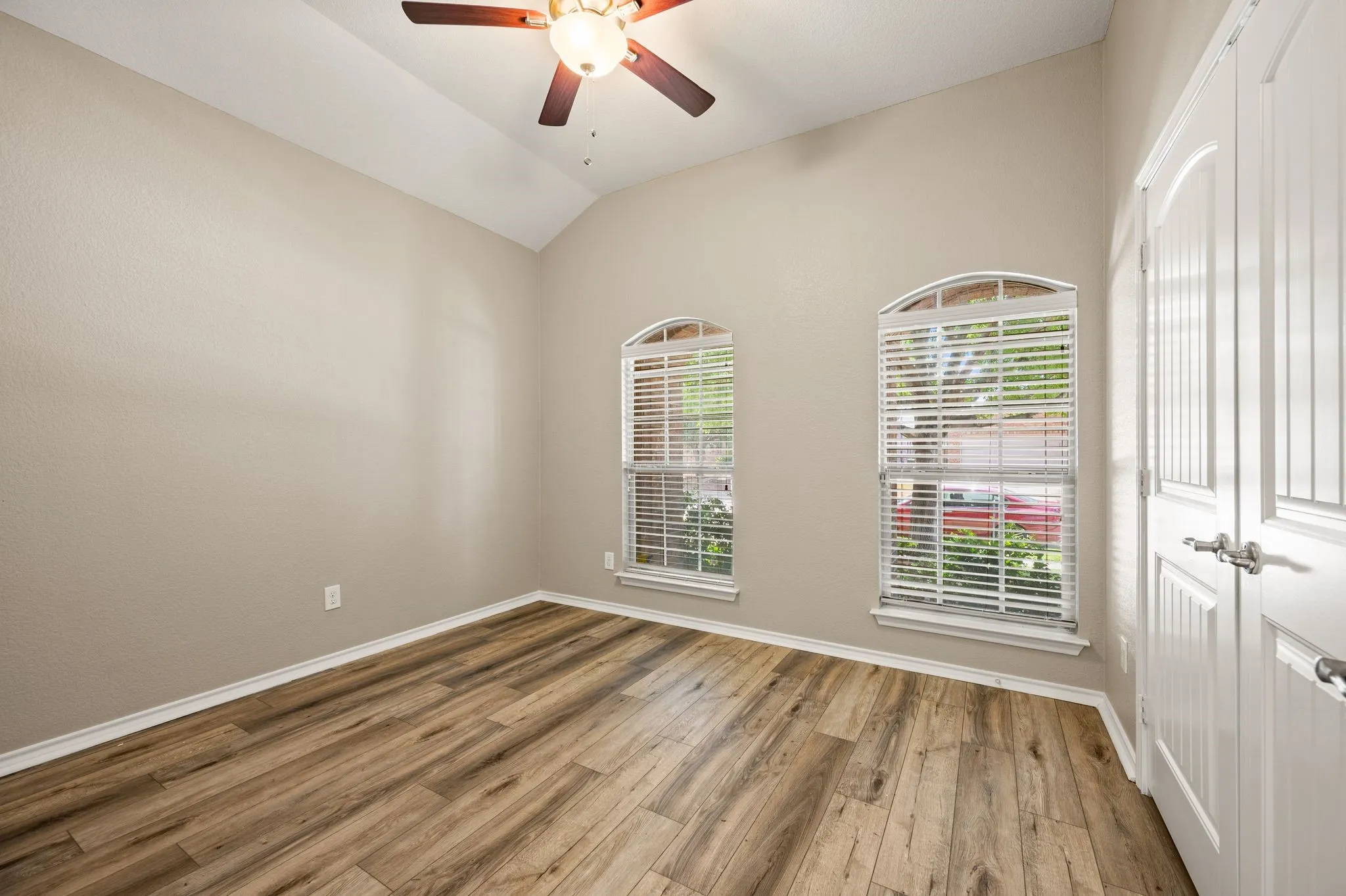Single Family Residence For Rent in Denton County , 1224 Diablo Pass, Fort Worth, Texas 76052, 3 Bedroom, 2 Bathroom, 2 Garage spaces, 1,737 Sqft, built in 2011, mls#21351410, Real Estate Agent in Fort Worth, Homes For Rent in Denton county, Homes For Rent in Fort Worth, Realtor in Fort Worth Texas, Real Estate Brokerage Independent Realty Texas, Luminita Cordes Realtor