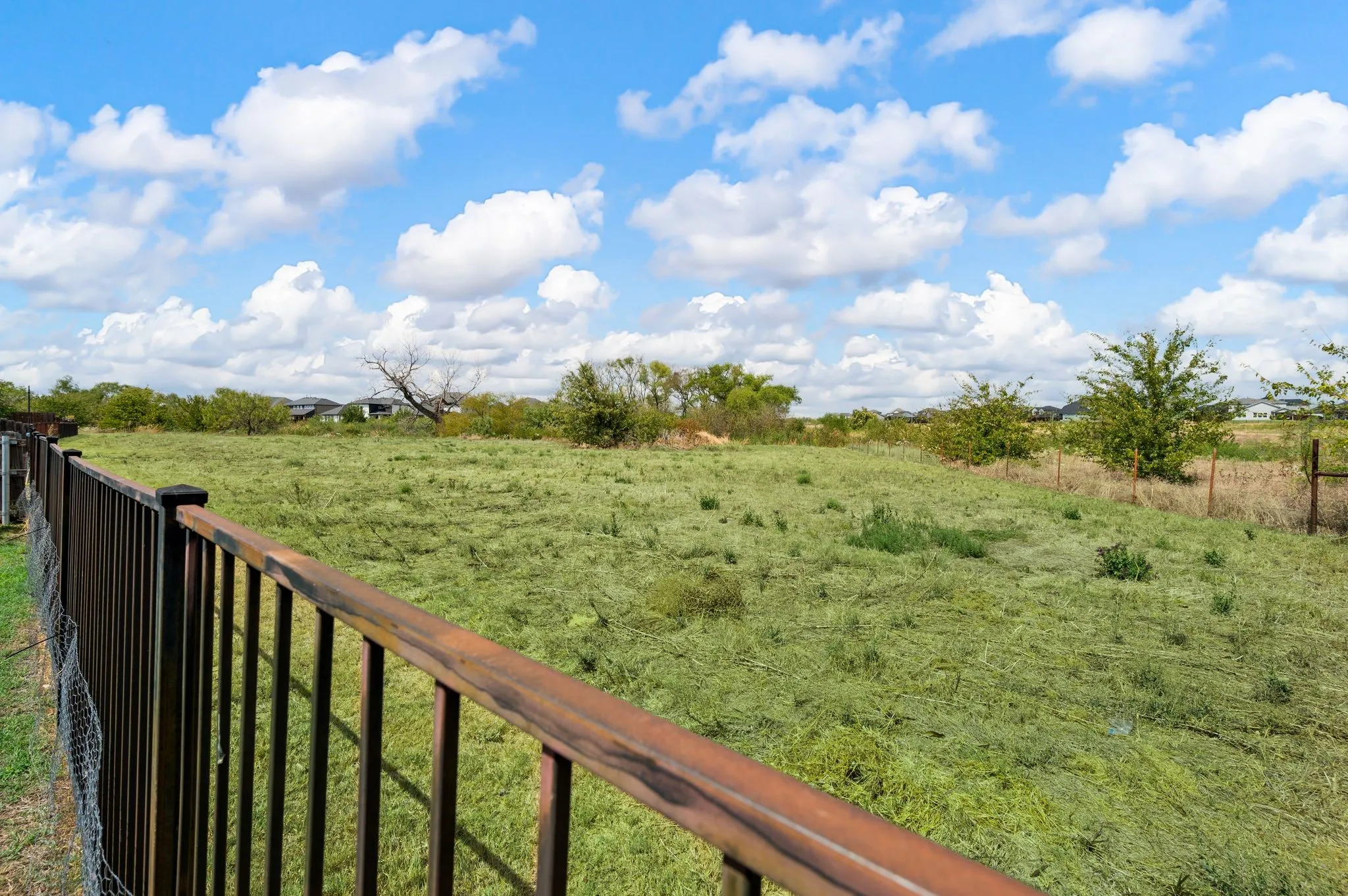 Single Family Residence For Rent in Denton County , 1224 Diablo Pass, Fort Worth, Texas 76052, 3 Bedroom, 2 Bathroom, 2 Garage spaces, 1,737 Sqft, built in 2011, mls#21351410, Real Estate Agent in Fort Worth, Homes For Rent in Denton county, Homes For Rent in Fort Worth, Realtor in Fort Worth Texas, Real Estate Brokerage Independent Realty Texas, Luminita Cordes Realtor