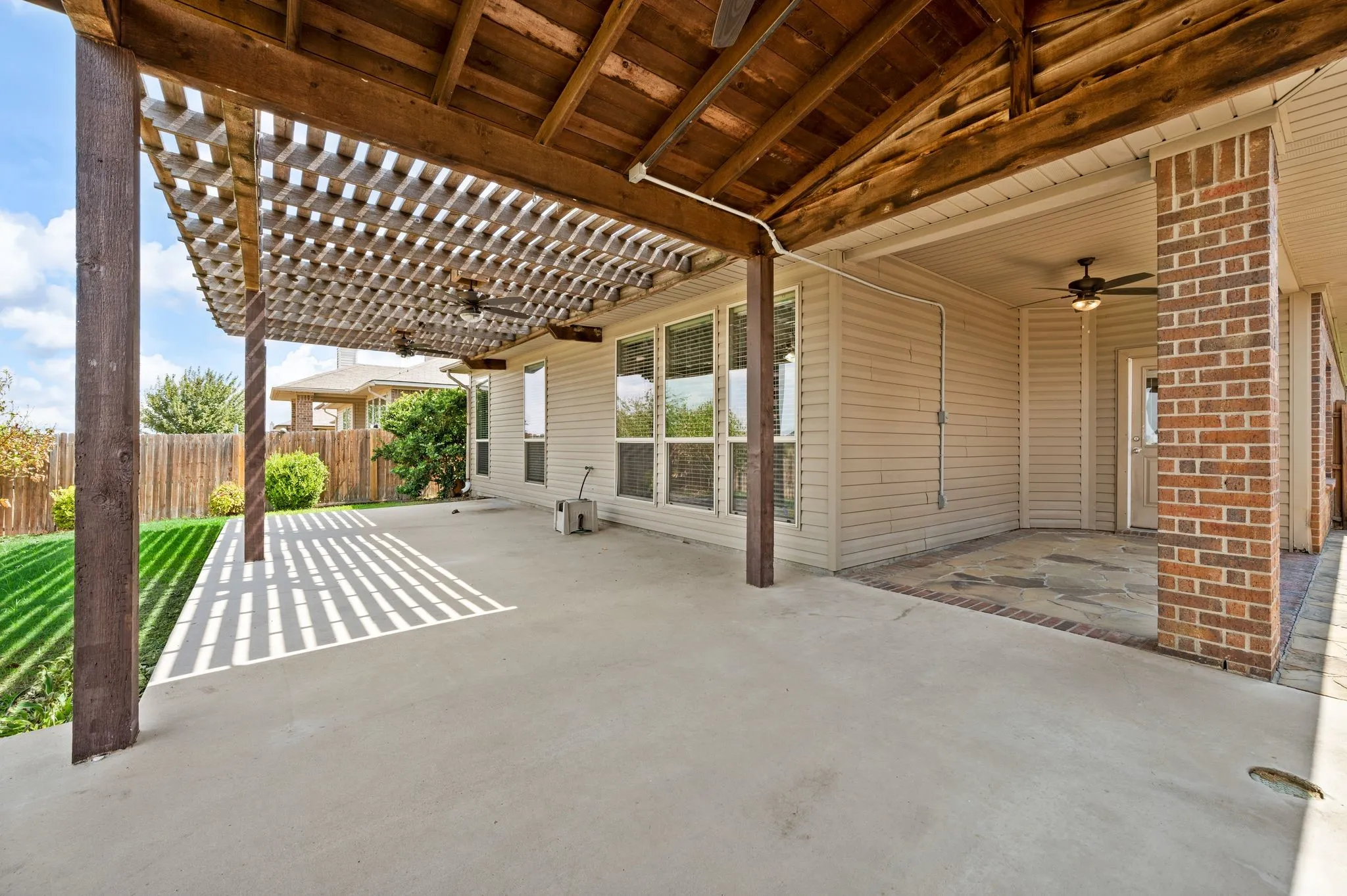 Single Family Residence For Rent in Denton County , 1224 Diablo Pass, Fort Worth, Texas 76052, 3 Bedroom, 2 Bathroom, 2 Garage spaces, 1,737 Sqft, built in 2011, mls#21351410, Real Estate Agent in Fort Worth, Homes For Rent in Denton county, Homes For Rent in Fort Worth, Realtor in Fort Worth Texas, Real Estate Brokerage Independent Realty Texas, Luminita Cordes Realtor