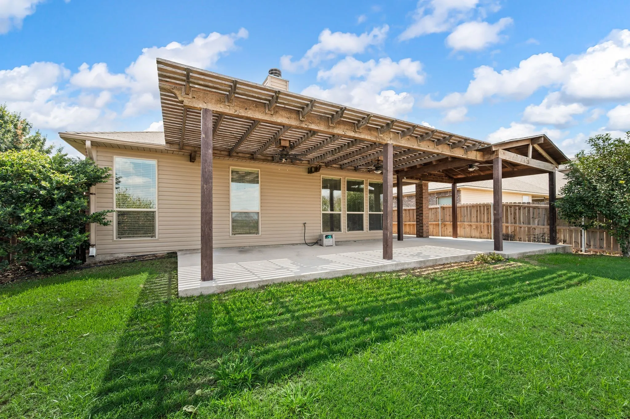 Single Family Residence For Rent in Denton County , 1224 Diablo Pass, Fort Worth, Texas 76052, 3 Bedroom, 2 Bathroom, 2 Garage spaces, 1,737 Sqft, built in 2011, mls#21351410, Real Estate Agent in Fort Worth, Homes For Rent in Denton county, Homes For Rent in Fort Worth, Realtor in Fort Worth Texas, Real Estate Brokerage Independent Realty Texas, Luminita Cordes Realtor