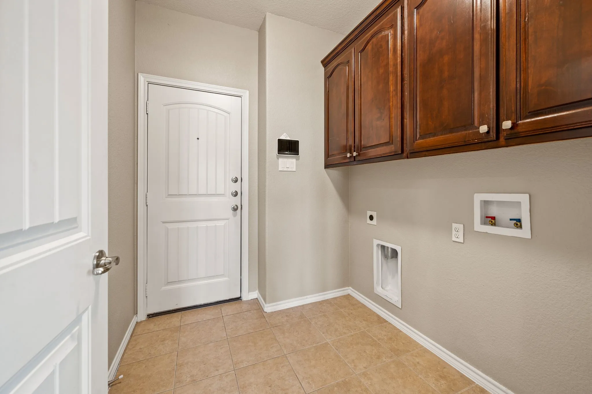 Single Family Residence For Rent in Denton County , 1224 Diablo Pass, Fort Worth, Texas 76052, 3 Bedroom, 2 Bathroom, 2 Garage spaces, 1,737 Sqft, built in 2011, mls#21351410, Real Estate Agent in Fort Worth, Homes For Rent in Denton county, Homes For Rent in Fort Worth, Realtor in Fort Worth Texas, Real Estate Brokerage Independent Realty Texas, Luminita Cordes Realtor