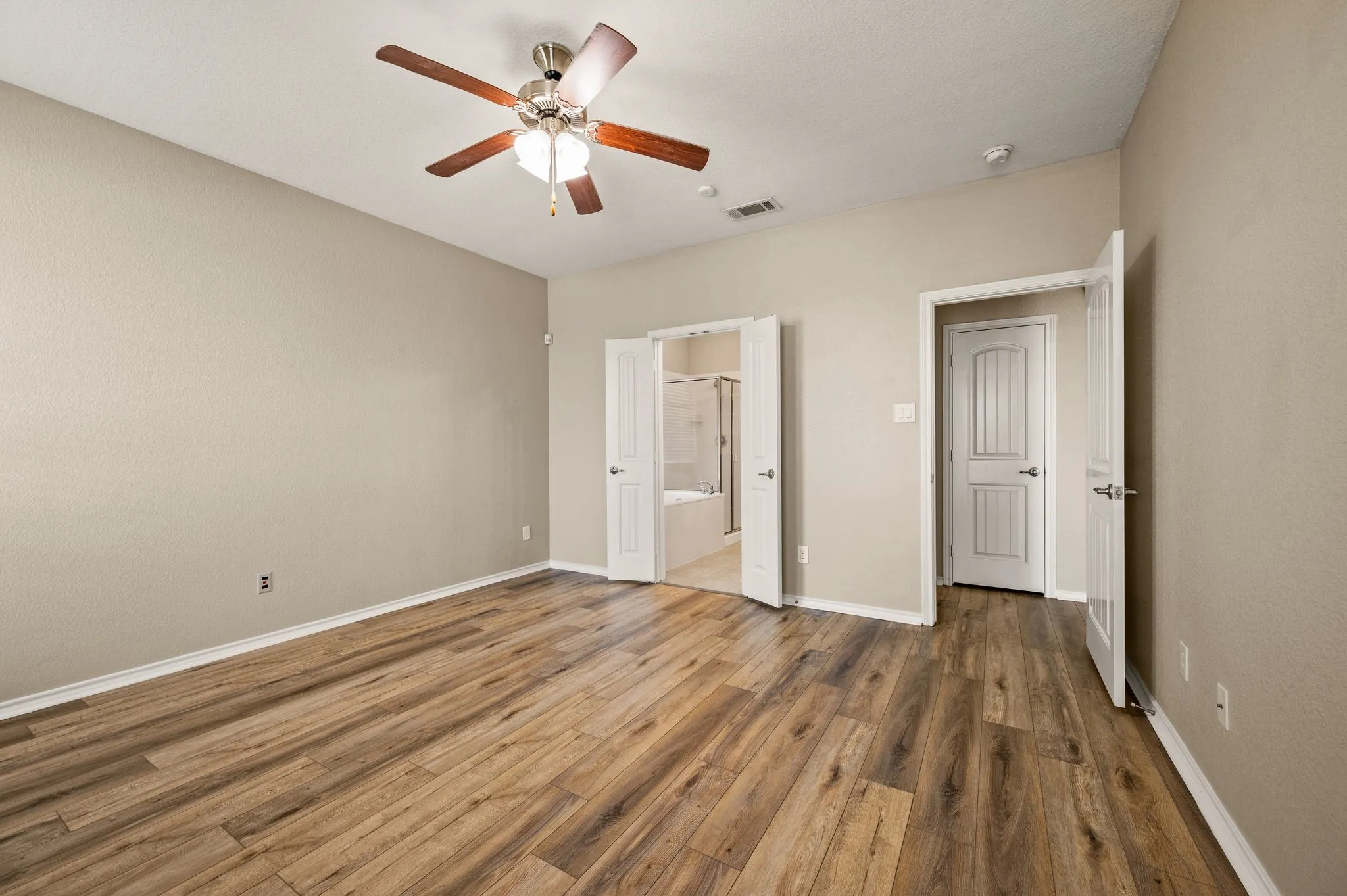 Single Family Residence For Rent in Denton County , 1224 Diablo Pass, Fort Worth, Texas 76052, 3 Bedroom, 2 Bathroom, 2 Garage spaces, 1,737 Sqft, built in 2011, mls#21351410, Real Estate Agent in Fort Worth, Homes For Rent in Denton county, Homes For Rent in Fort Worth, Realtor in Fort Worth Texas, Real Estate Brokerage Independent Realty Texas, Luminita Cordes Realtor