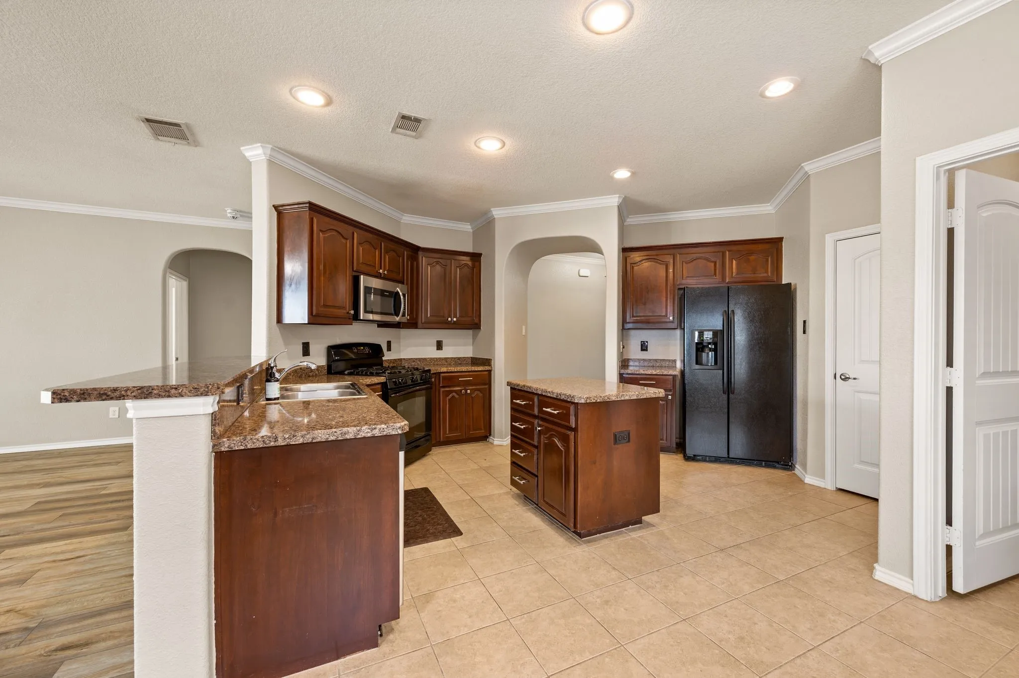 Single Family Residence For Rent in Denton County , 1224 Diablo Pass, Fort Worth, Texas 76052, 3 Bedroom, 2 Bathroom, 2 Garage spaces, 1,737 Sqft, built in 2011, mls#21351410, Real Estate Agent in Fort Worth, Homes For Rent in Denton county, Homes For Rent in Fort Worth, Realtor in Fort Worth Texas, Real Estate Brokerage Independent Realty Texas, Luminita Cordes Realtor