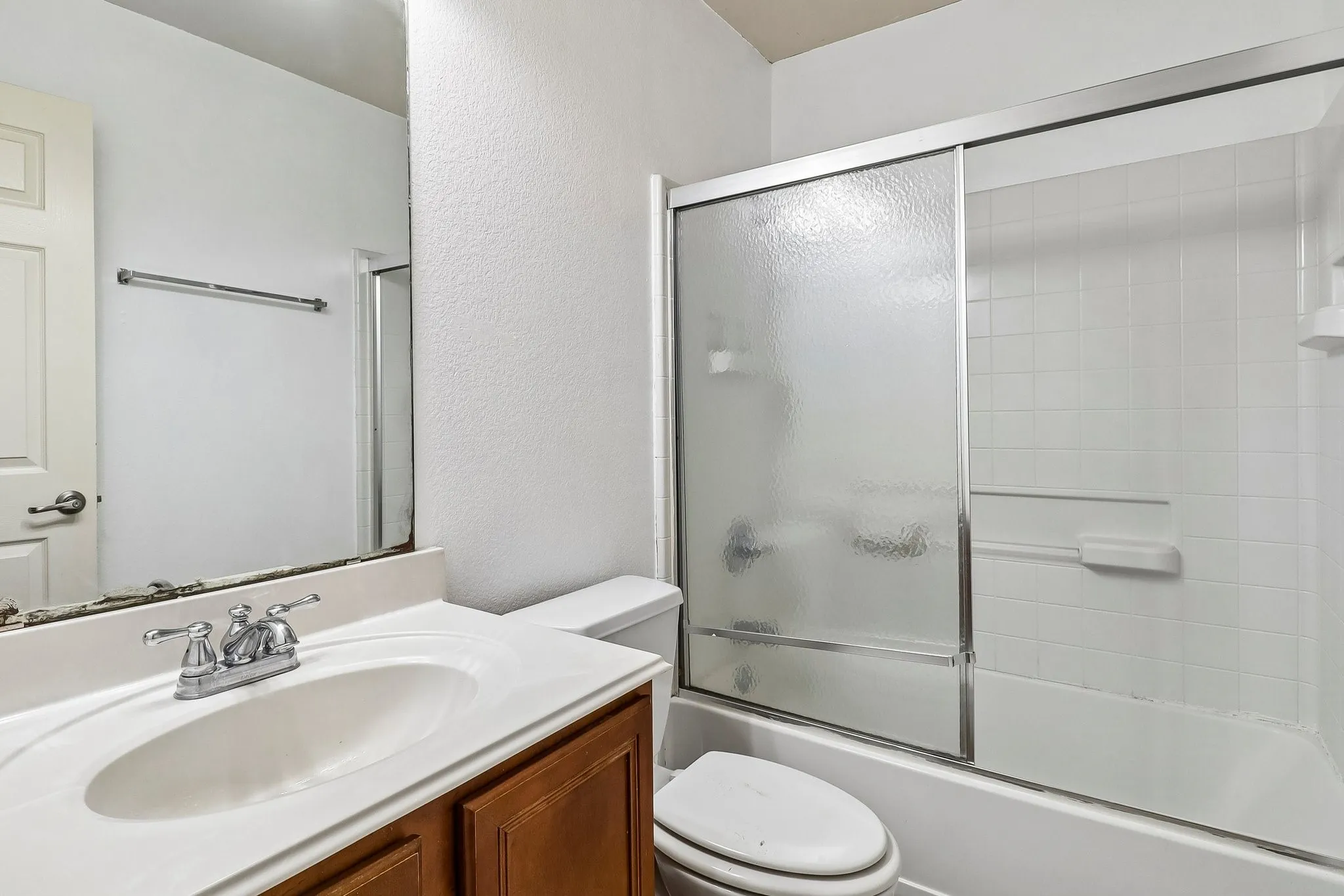 Single Family Residence For Sale in Tarrant County , 7717 Decoy Drive, Arlington, Texas 76002, 3 Bedroom, 2 Bathroom, 3 Garage spaces, 1,665 Sqft, built in 2005, mls#21350102, Real Estate Agent in Arlington, Homes For Sale in Tarrant county, Homes For Sale in Arlington, Realtor in Arlington Texas, Real Estate Brokerage Independent Realty Texas, Luminita Cordes Realtor