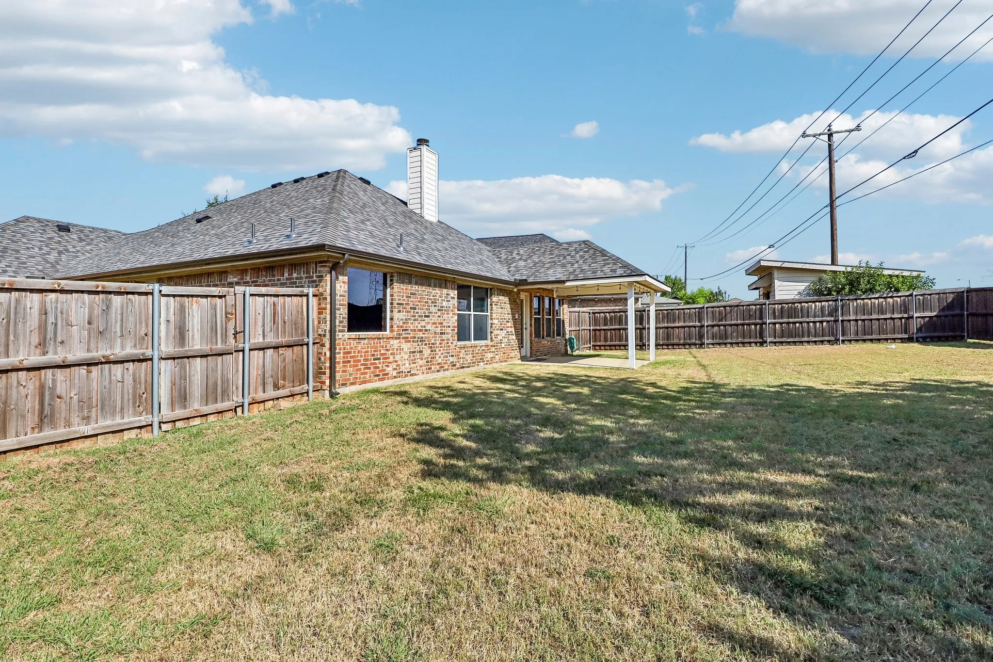 Single Family Residence For Sale in Tarrant County , 7717 Decoy Drive, Arlington, Texas 76002, 3 Bedroom, 2 Bathroom, 3 Garage spaces, 1,665 Sqft, built in 2005, mls#21350102, Real Estate Agent in Arlington, Homes For Sale in Tarrant county, Homes For Sale in Arlington, Realtor in Arlington Texas, Real Estate Brokerage Independent Realty Texas, Luminita Cordes Realtor