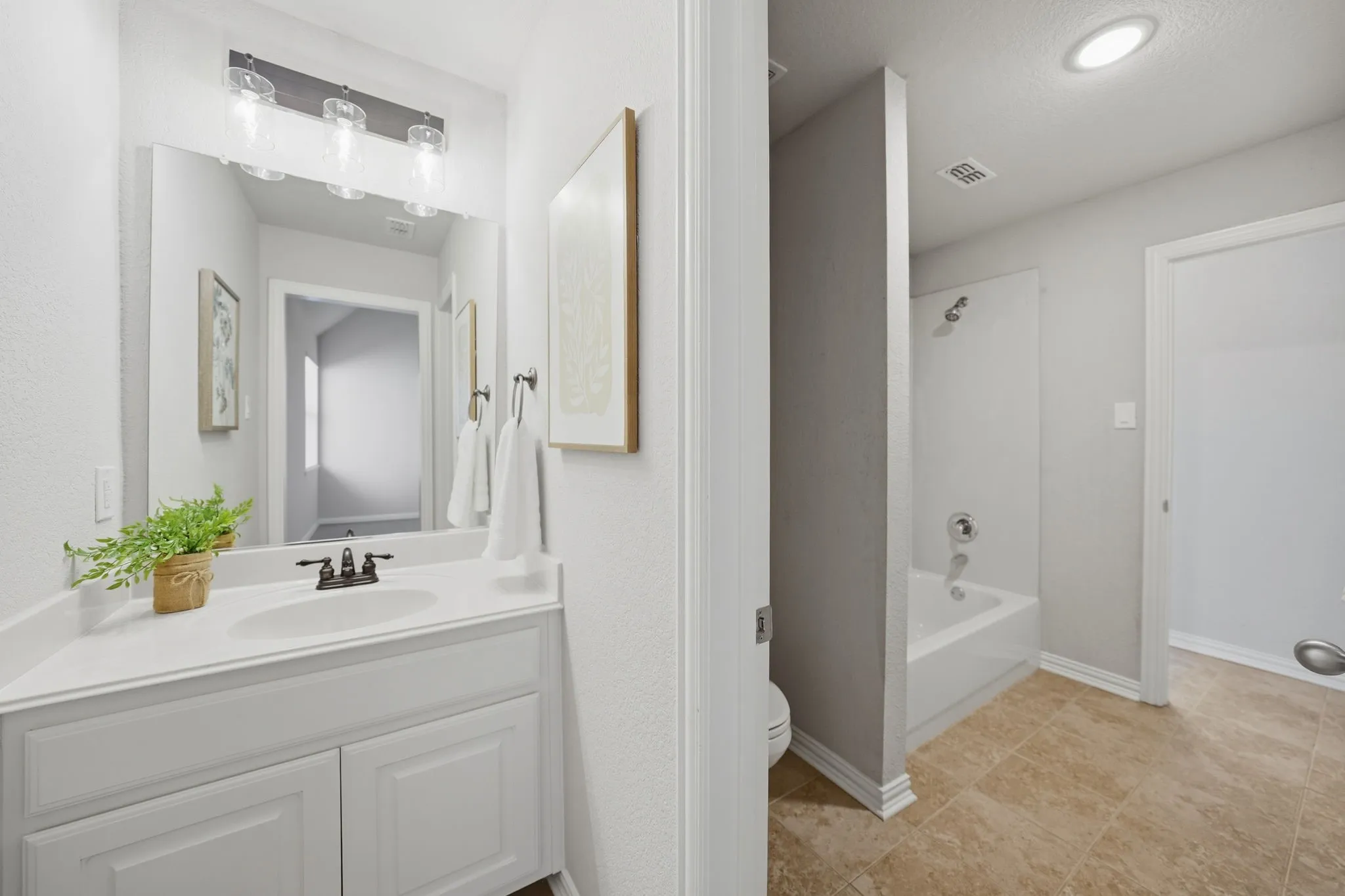 Single Family Residence For Rent in Denton County , 3475 Pilgrim Drive, Frisco, Texas 75034, 4 Bedrooms, 4 Bathrooms, 2 Garage spaces, 3,569 Sqft, built in 2005, Price $3,700, mls#21351534, Real Estate Agent in Frisco, Homes For Rent in Denton county, Homes For Rent in Frisco, Realtor in Frisco Texas, Real Estate Brokerage Independent Realty Texas, Luminita Cordes Realtor