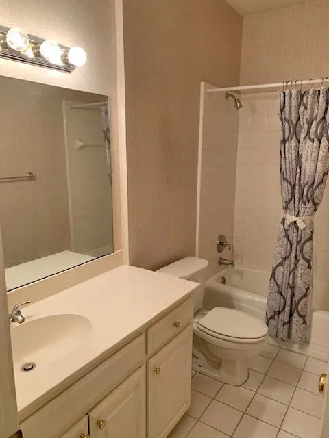 Single Family Residence For Rent in Denton County , 1113 Ellison Park Circle, Denton, Texas 76205, 3 Bedroom, 2 Bathroom, 2 Garage spaces, 1,776 Sqft, built in 1999, Price $2,195, mls#21351543, Real Estate Agent in Denton, Homes For Rent in Denton county, Homes For Rent in Denton, Realtor in Denton Texas, Real Estate Brokerage Independent Realty Texas, Luminita Cordes Realtor