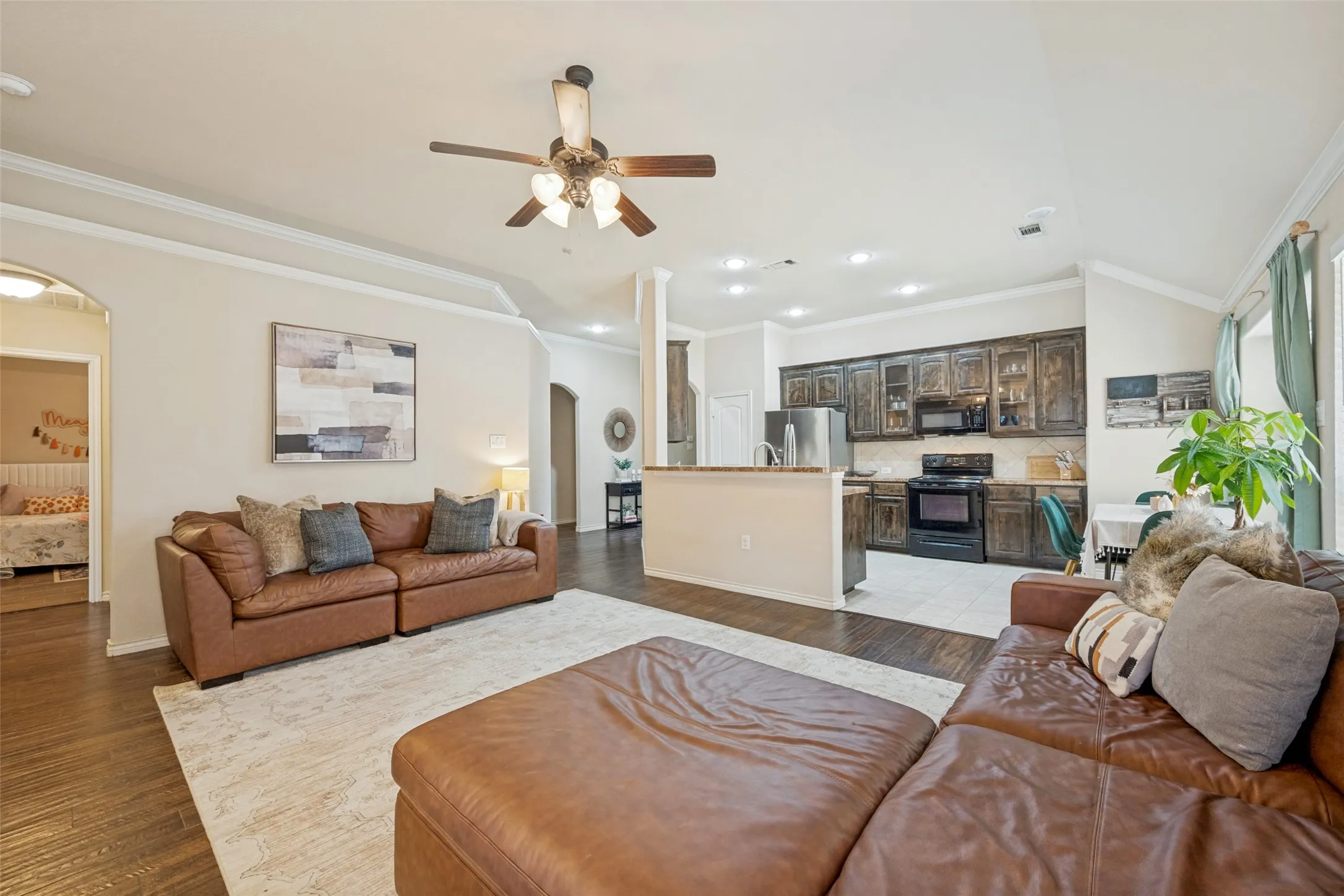Single Family Residence For Sale in Tarrant County , 6108 Amberjack Trail, Fort Worth, Texas 76179, 4 Bedroom, 2 Bathroom, 2 Garage spaces, 1,609 Sqft, built in 2014, mls#21351568, Real Estate Agent in Fort Worth, Homes For Sale in Tarrant county, Homes For Sale in Fort Worth, Realtor in Fort Worth Texas, Real Estate Brokerage Independent Realty Texas, Luminita Cordes Realtor
