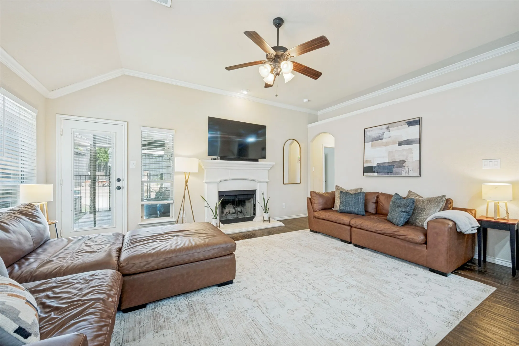 Single Family Residence For Sale in Tarrant County , 6108 Amberjack Trail, Fort Worth, Texas 76179, 4 Bedroom, 2 Bathroom, 2 Garage spaces, 1,609 Sqft, built in 2014, mls#21351568, Real Estate Agent in Fort Worth, Homes For Sale in Tarrant county, Homes For Sale in Fort Worth, Realtor in Fort Worth Texas, Real Estate Brokerage Independent Realty Texas, Luminita Cordes Realtor