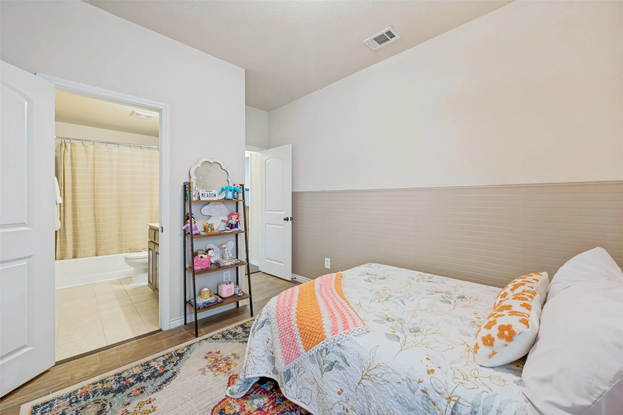 Single Family Residence For Sale in Tarrant County , 6108 Amberjack Trail, Fort Worth, Texas 76179, 4 Bedroom, 2 Bathroom, 2 Garage spaces, 1,609 Sqft, built in 2014, mls#21351568, Real Estate Agent in Fort Worth, Homes For Sale in Tarrant county, Homes For Sale in Fort Worth, Realtor in Fort Worth Texas, Real Estate Brokerage Independent Realty Texas, Luminita Cordes Realtor