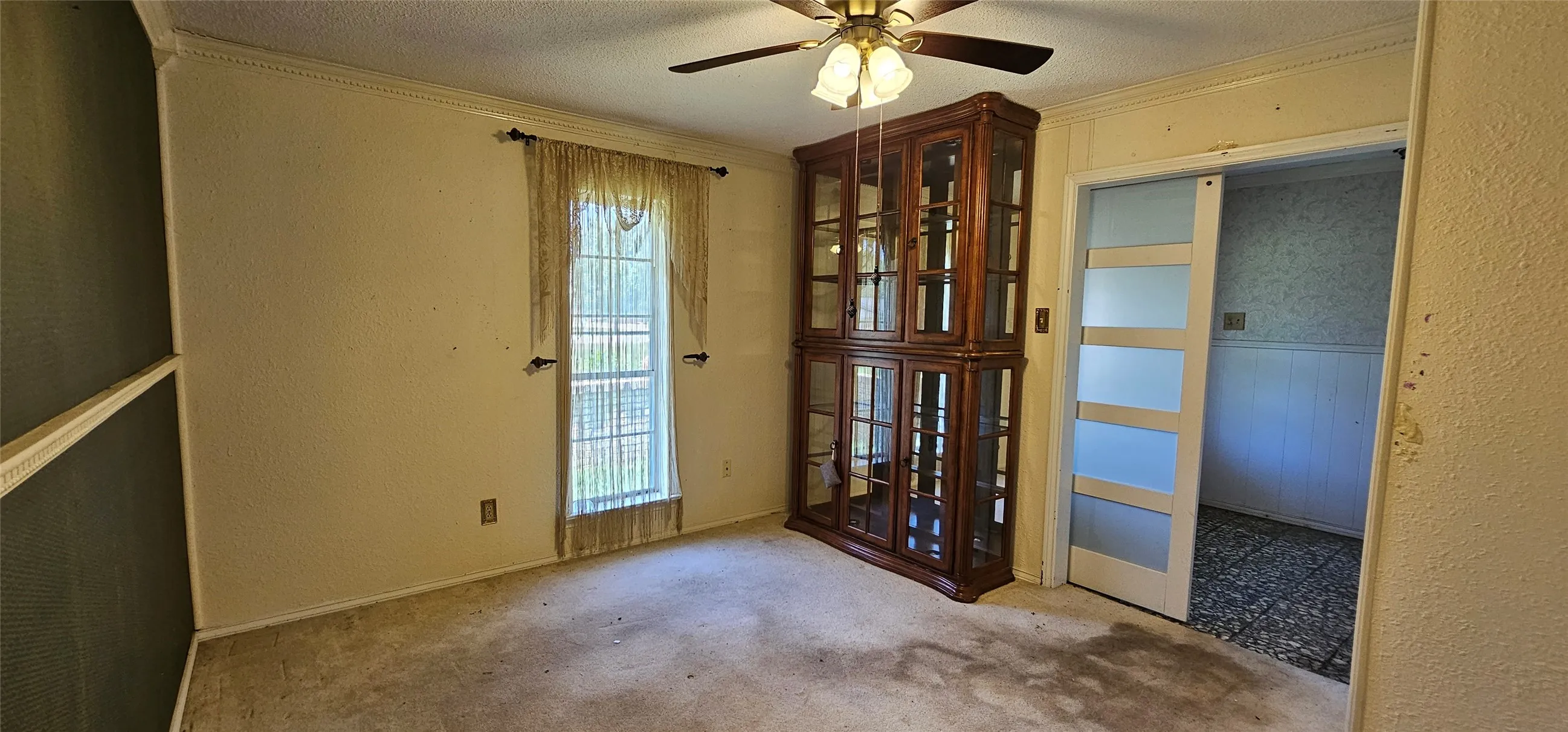 Single Family Residence For Sale in Kaufman County , 14325 Melody Lane, Forney, Texas 75126, 5 Bedrooms, 3 Bathrooms, 2 Garage spaces, 1,992 Sqft, built in 1969, Price $380,000, mls#21351583, Real Estate Agent in Forney, Homes For Sale in Kaufman county, Homes For Sale in Forney, Realtor in Forney Texas, Real Estate Brokerage Independent Realty Texas, Luminita Cordes Realtor