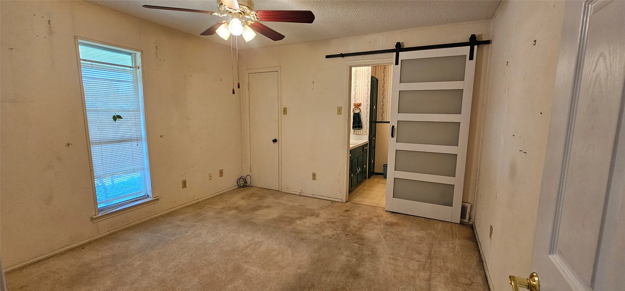 Single Family Residence For Sale in Kaufman County , 14325 Melody Lane, Forney, Texas 75126, 5 Bedrooms, 3 Bathrooms, 2 Garage spaces, 1,992 Sqft, built in 1969, Price $380,000, mls#21351583, Real Estate Agent in Forney, Homes For Sale in Kaufman county, Homes For Sale in Forney, Realtor in Forney Texas, Real Estate Brokerage Independent Realty Texas, Luminita Cordes Realtor