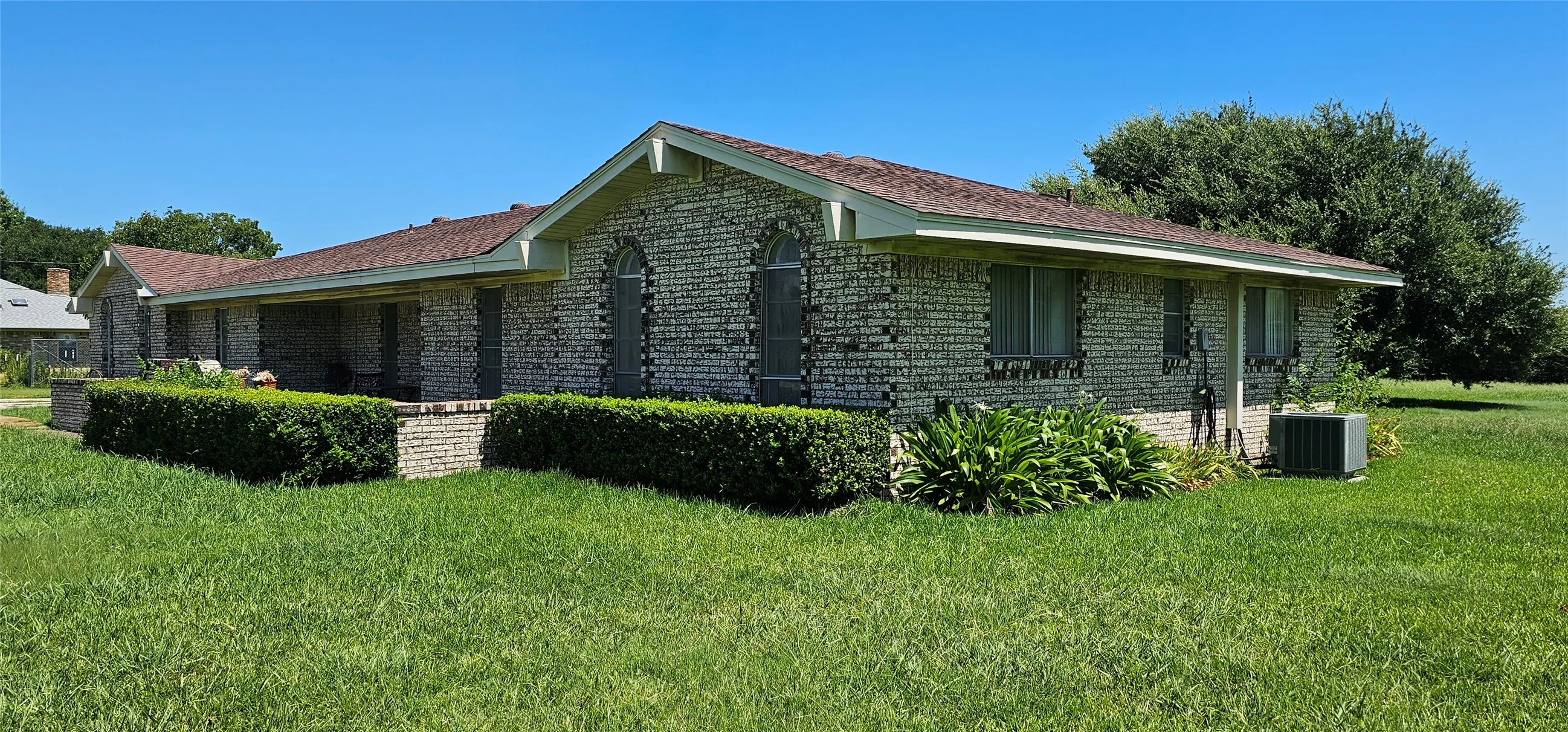 Single Family Residence For Sale in Kaufman County , 14325 Melody Lane, Forney, Texas 75126, 5 Bedrooms, 3 Bathrooms, 2 Garage spaces, 1,992 Sqft, built in 1969, Price $380,000, mls#21351583, Real Estate Agent in Forney, Homes For Sale in Kaufman county, Homes For Sale in Forney, Realtor in Forney Texas, Real Estate Brokerage Independent Realty Texas, Luminita Cordes Realtor