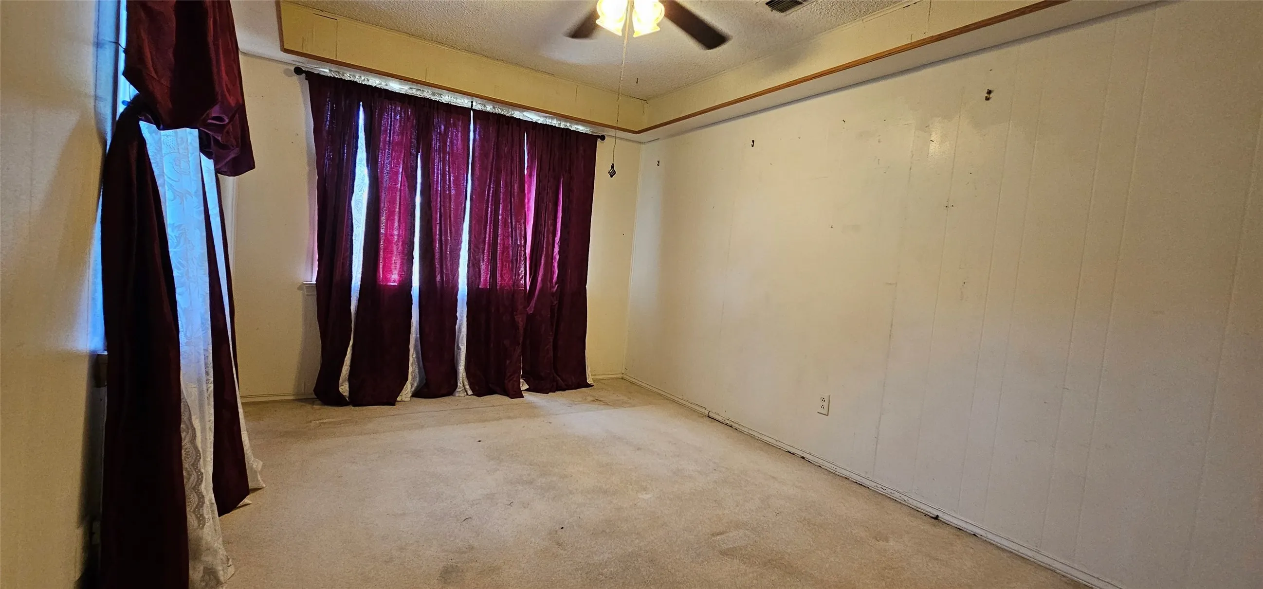 Single Family Residence For Sale in Kaufman County , 14325 Melody Lane, Forney, Texas 75126, 5 Bedrooms, 3 Bathrooms, 2 Garage spaces, 1,992 Sqft, built in 1969, Price $380,000, mls#21351583, Real Estate Agent in Forney, Homes For Sale in Kaufman county, Homes For Sale in Forney, Realtor in Forney Texas, Real Estate Brokerage Independent Realty Texas, Luminita Cordes Realtor