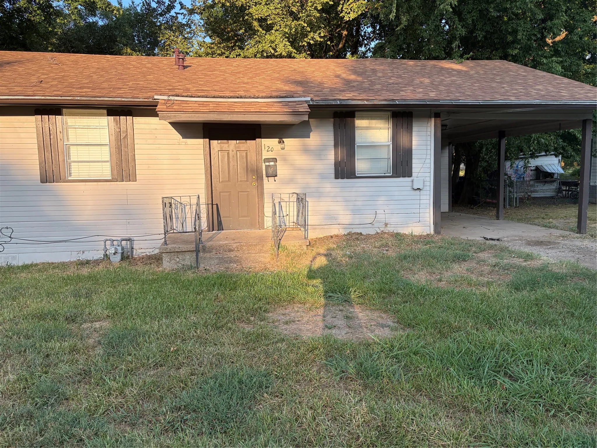 Single Family Residence For Rent in Lamar County , 120 23rd Street NW, Paris, Texas 75460, 2 Bedroom, 1 Bathroom, Garage spaces, 936 Sqft, built in 0, mls#21351584, Real Estate Agent in Paris, Homes For Rent in Lamar county, Homes For Rent in Paris, Realtor in Paris Texas, Real Estate Brokerage Independent Realty Texas, Luminita Cordes Realtor