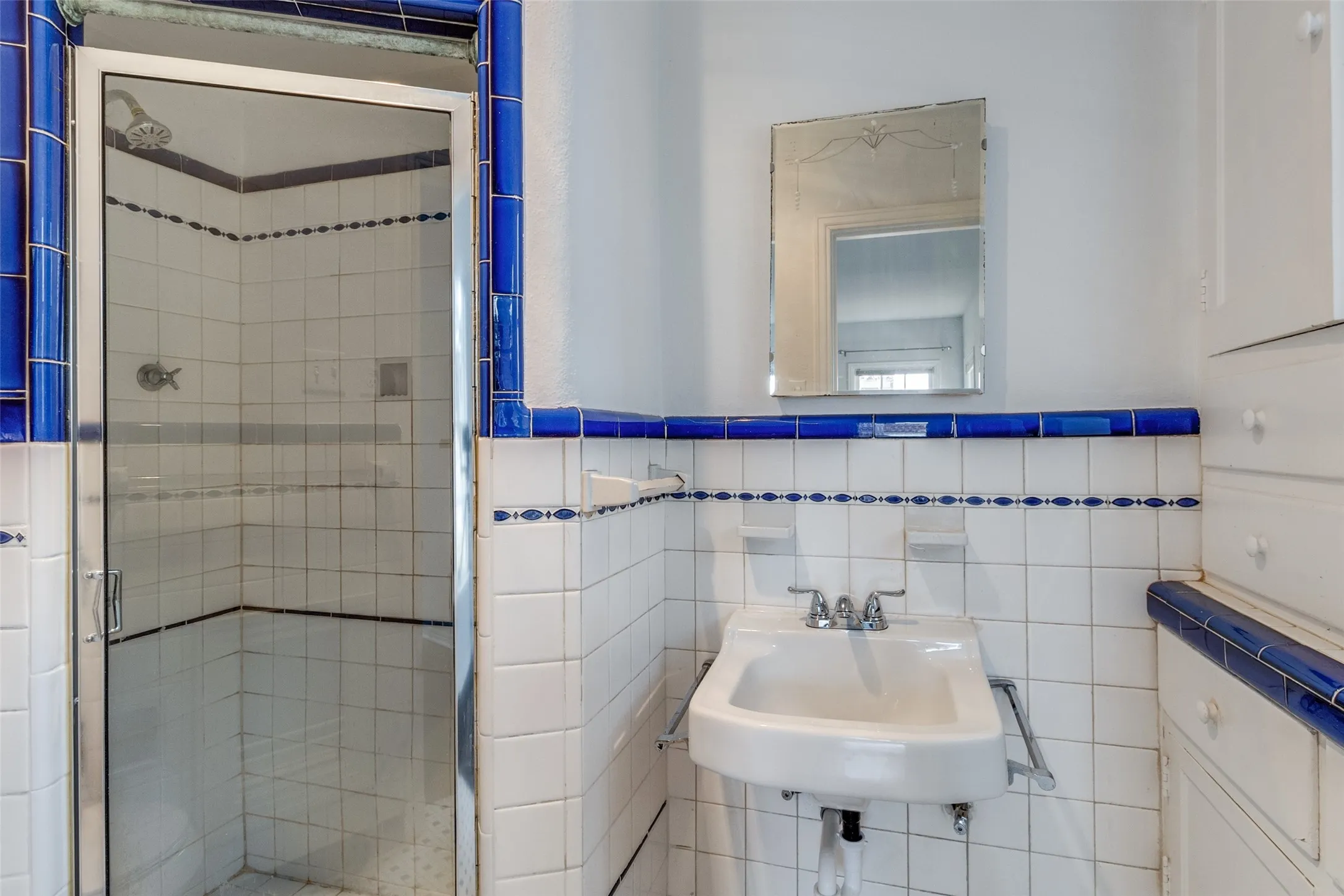 Duplex For Rent in Dallas County , 4526 Fairway Avenue, Highland Park, Texas 75219, 2 Bedrooms, 2 Bathrooms, 2 Garage spaces, 2,000 Sqft, built in 1935, Price $3,700, mls#21351477, Real Estate Agent in Highland Park, Homes For Rent in Dallas county, Homes For Rent in Highland Park, Realtor in Highland Park Texas, Real Estate Brokerage Independent Realty Texas, Luminita Cordes Realtor
