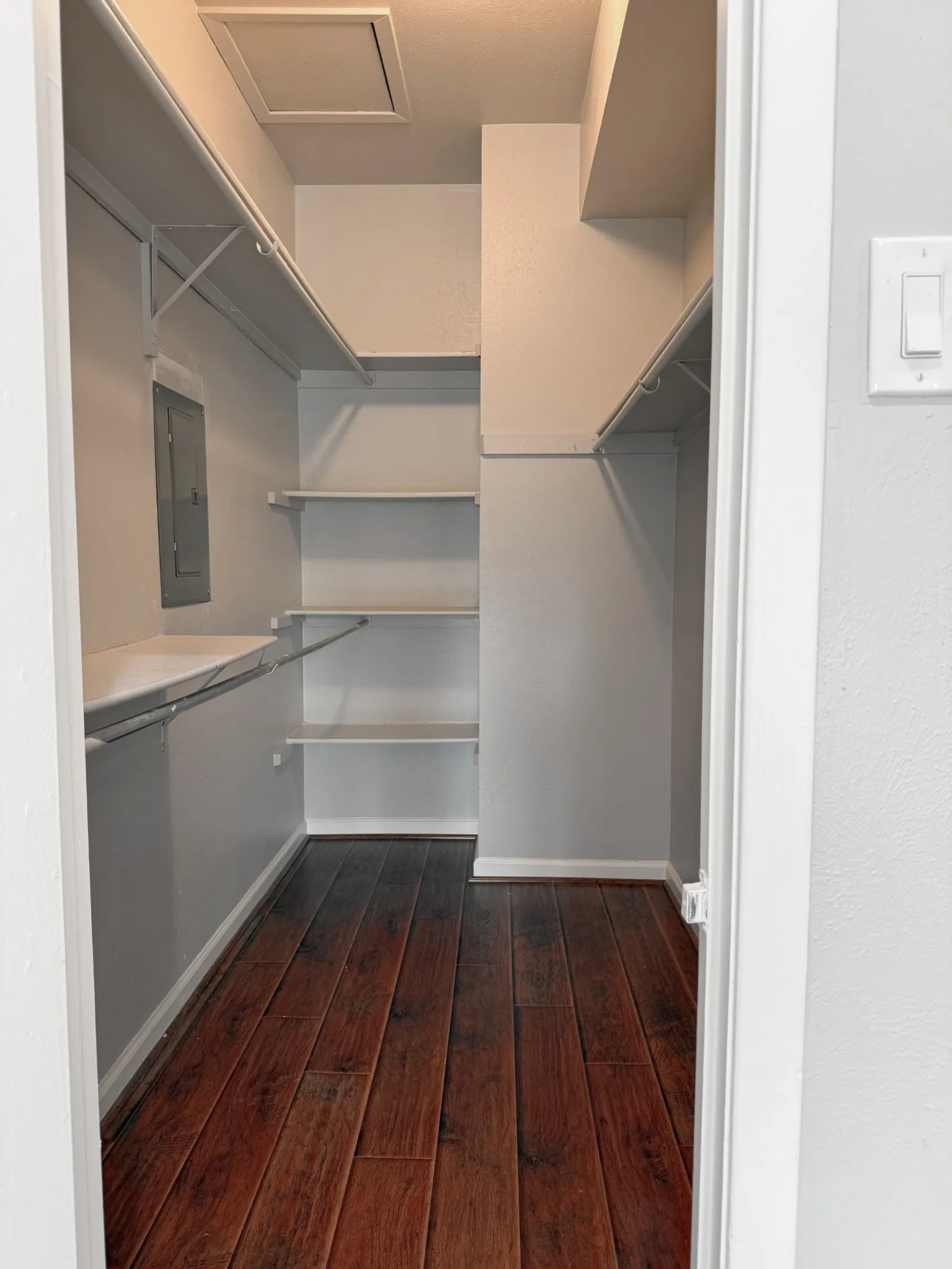 Condominium For Rent in Dallas County , 8601 Park Lane 732, Dallas, Texas 75231, 1 Bedroom, 1 Bathroom, Garage spaces, 794 Sqft, built in 1982, mls#21351598, Real Estate Agent in Dallas, Homes For Rent in Dallas county, Homes For Rent in Dallas, Realtor in Dallas Texas, Real Estate Brokerage Independent Realty Texas, Luminita Cordes Realtor