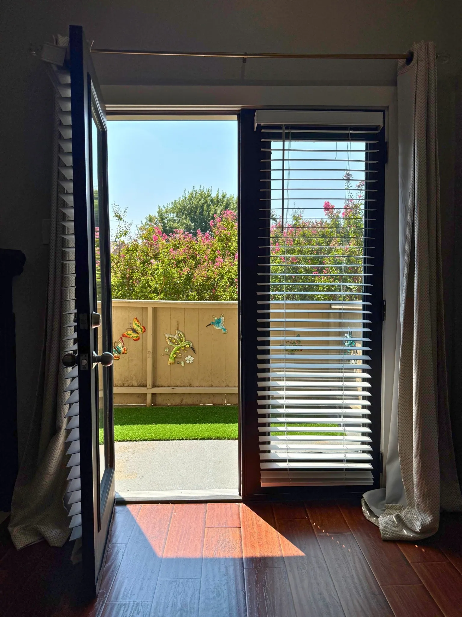 Condominium For Rent in Dallas County , 8601 Park Lane 732, Dallas, Texas 75231, 1 Bedroom, 1 Bathroom, Garage spaces, 794 Sqft, built in 1982, mls#21351598, Real Estate Agent in Dallas, Homes For Rent in Dallas county, Homes For Rent in Dallas, Realtor in Dallas Texas, Real Estate Brokerage Independent Realty Texas, Luminita Cordes Realtor