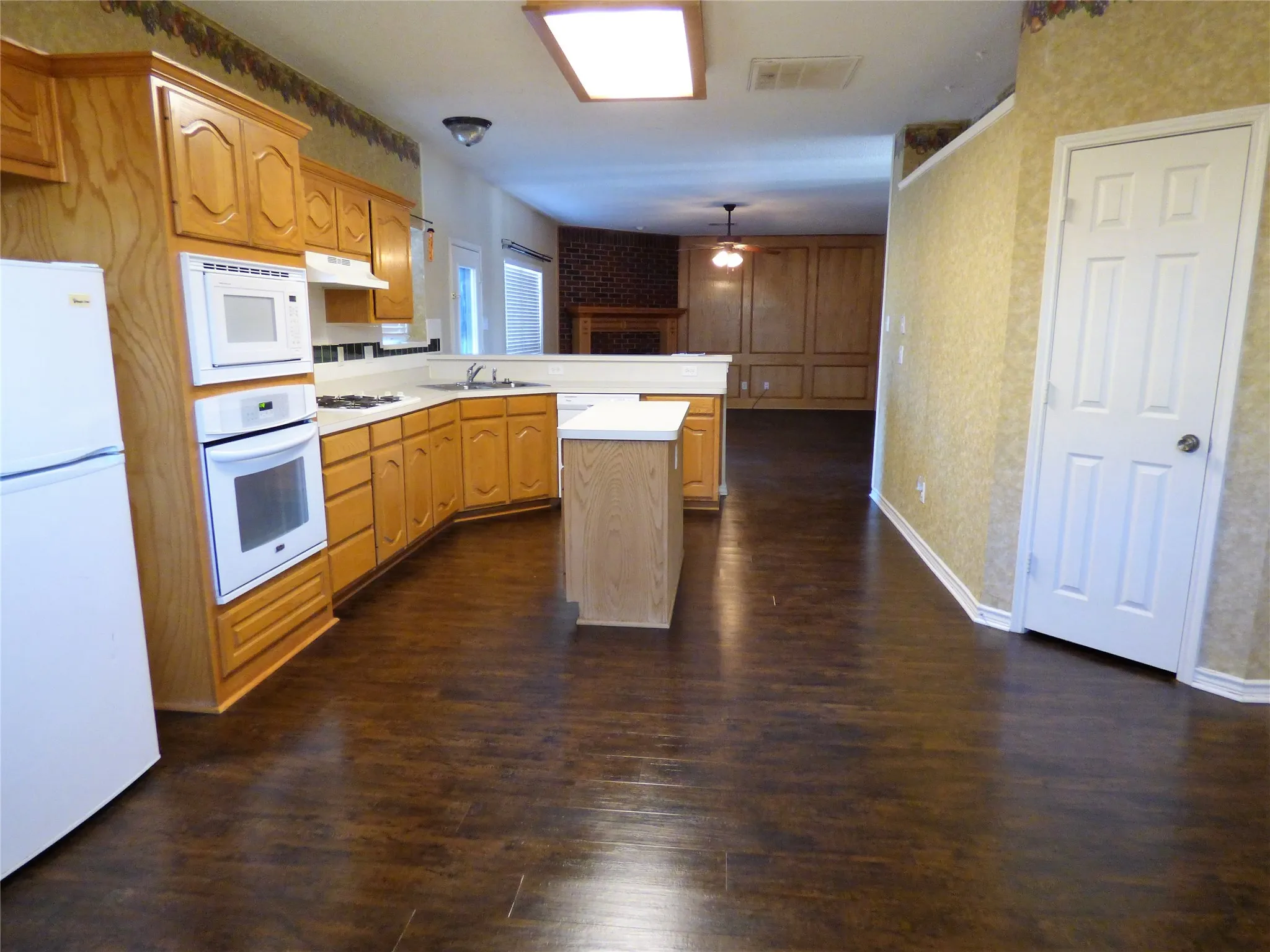 Single Family Residence For Rent in Collin County , 1509 Appalachian Drive, Allen, Texas 75002, 4 Bedroom, 3 Bathroom, 2 Garage spaces, 2,775 Sqft, built in 2000, mls#21349515, Real Estate Agent in Allen, Homes For Rent in Collin county, Homes For Rent in Allen, Realtor in Allen Texas, Real Estate Brokerage Independent Realty Texas, Luminita Cordes Realtor
